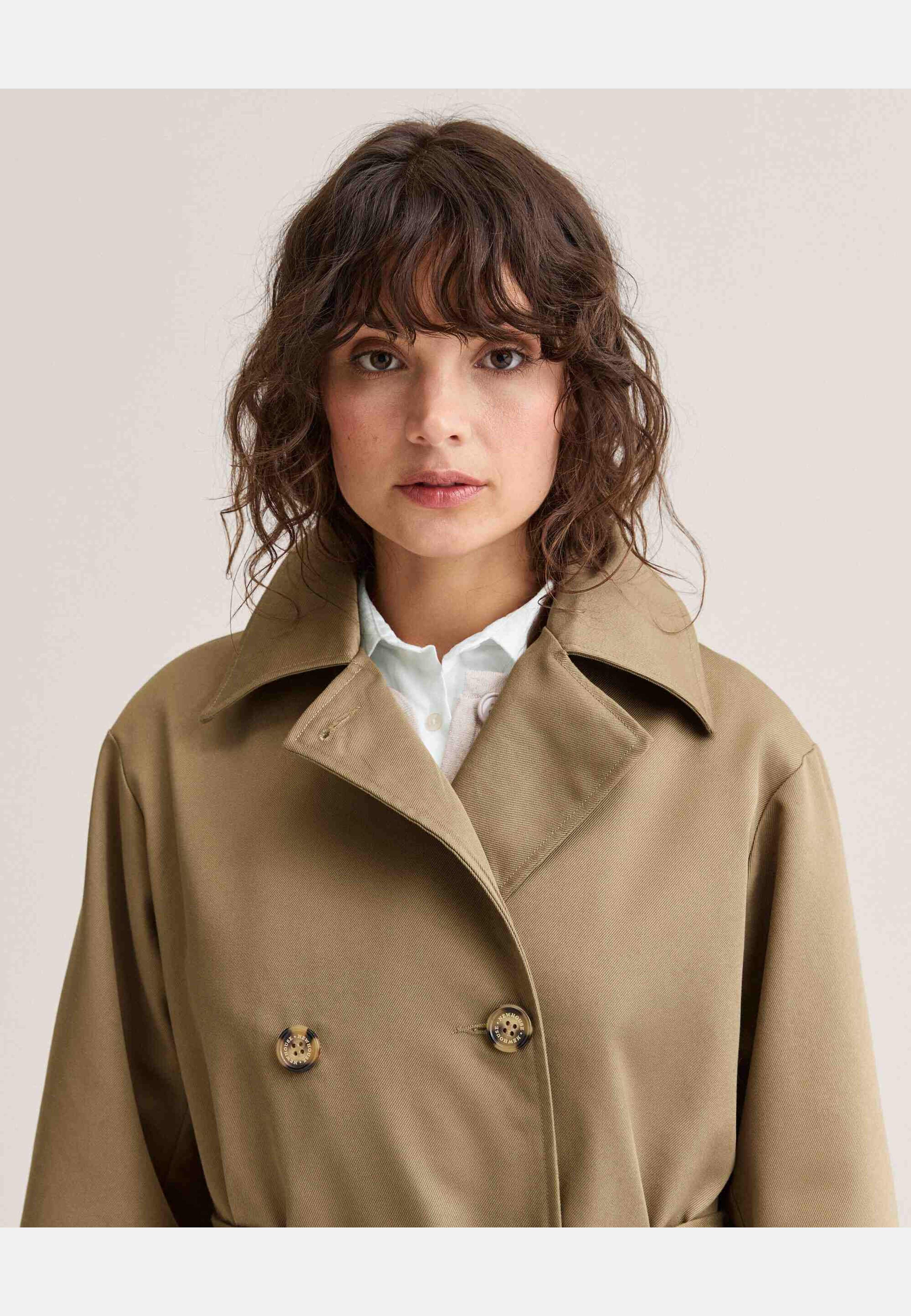 Angela Trenchcoat, från Newhouse, i färgen mörkbeige. Klicka för att öppna bilden i stort format