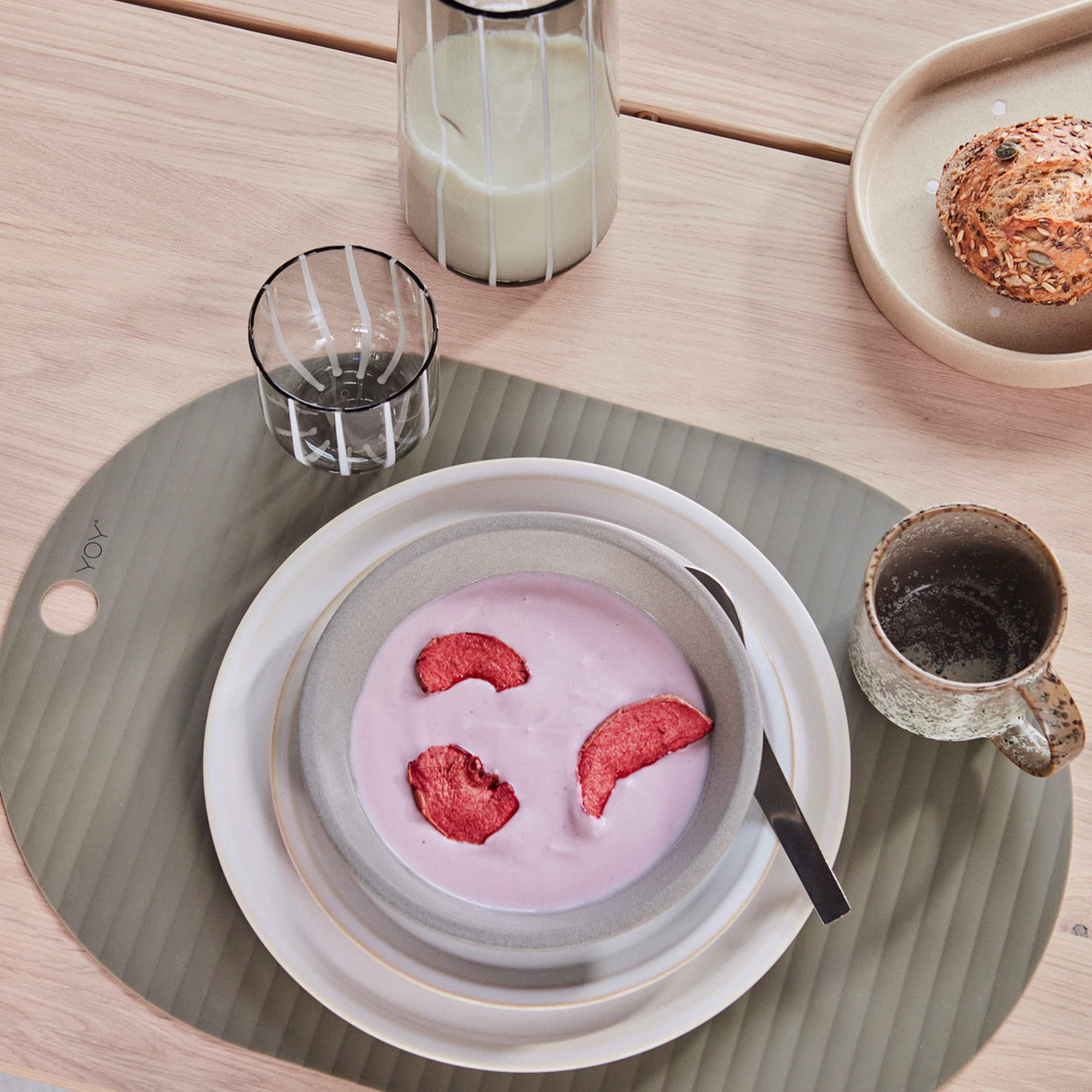 Yuka Lunch Plate - Pack Of 2, från OYOY Living, i färgen offwhite. Klicka för att öppna bilden i stort format