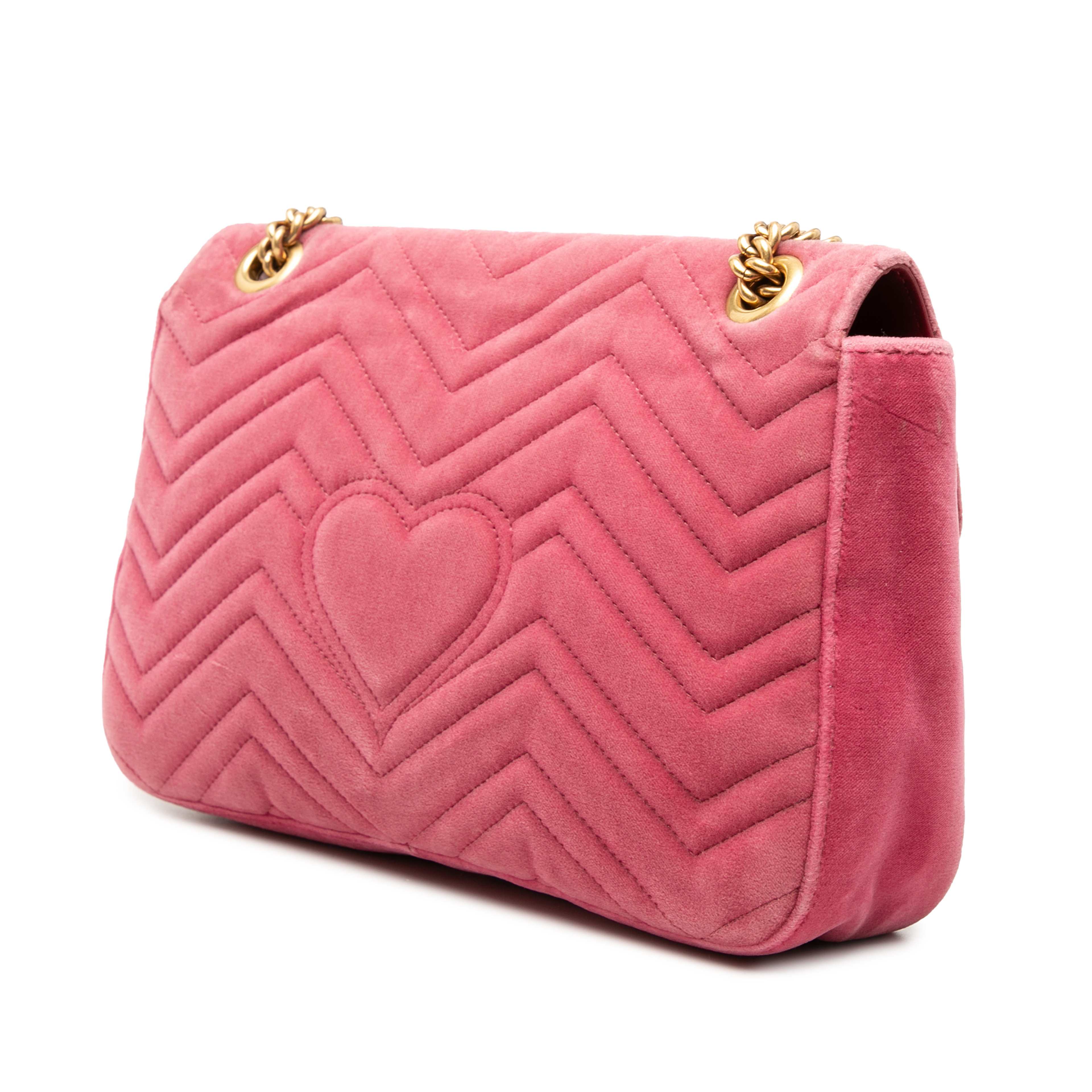 Gucci Large Gg Marmont Matelasse Velvet Embroidered Blind For Love Shoulder Bag, från Luxclusif, i färgen dark pink. Klicka för att öppna bilden i stort format