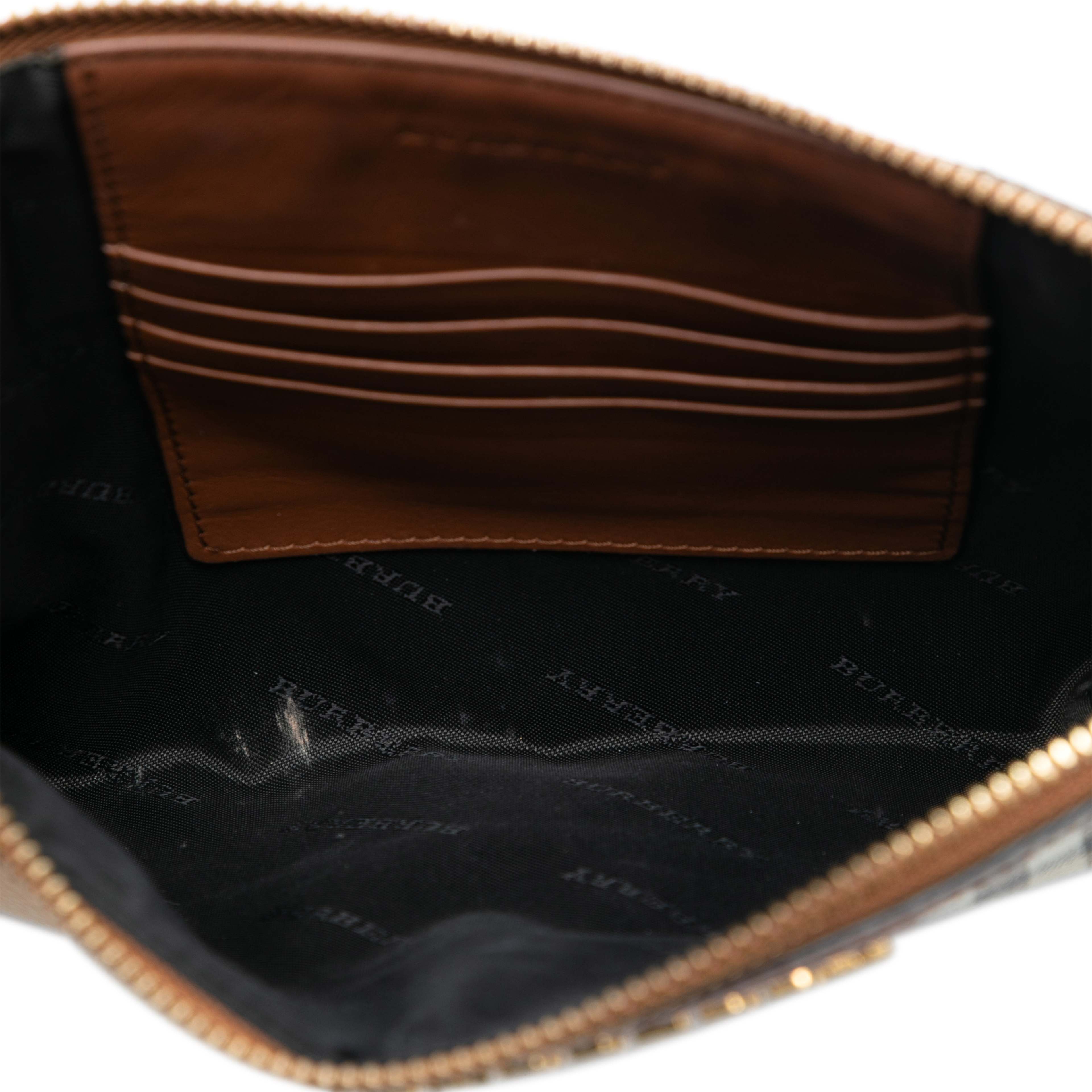 Burberry Haymarket Check Coated Canvas Peyton Crossbody, från Luxclusif, i färgen beige. Klicka för att öppna bilden i stort format