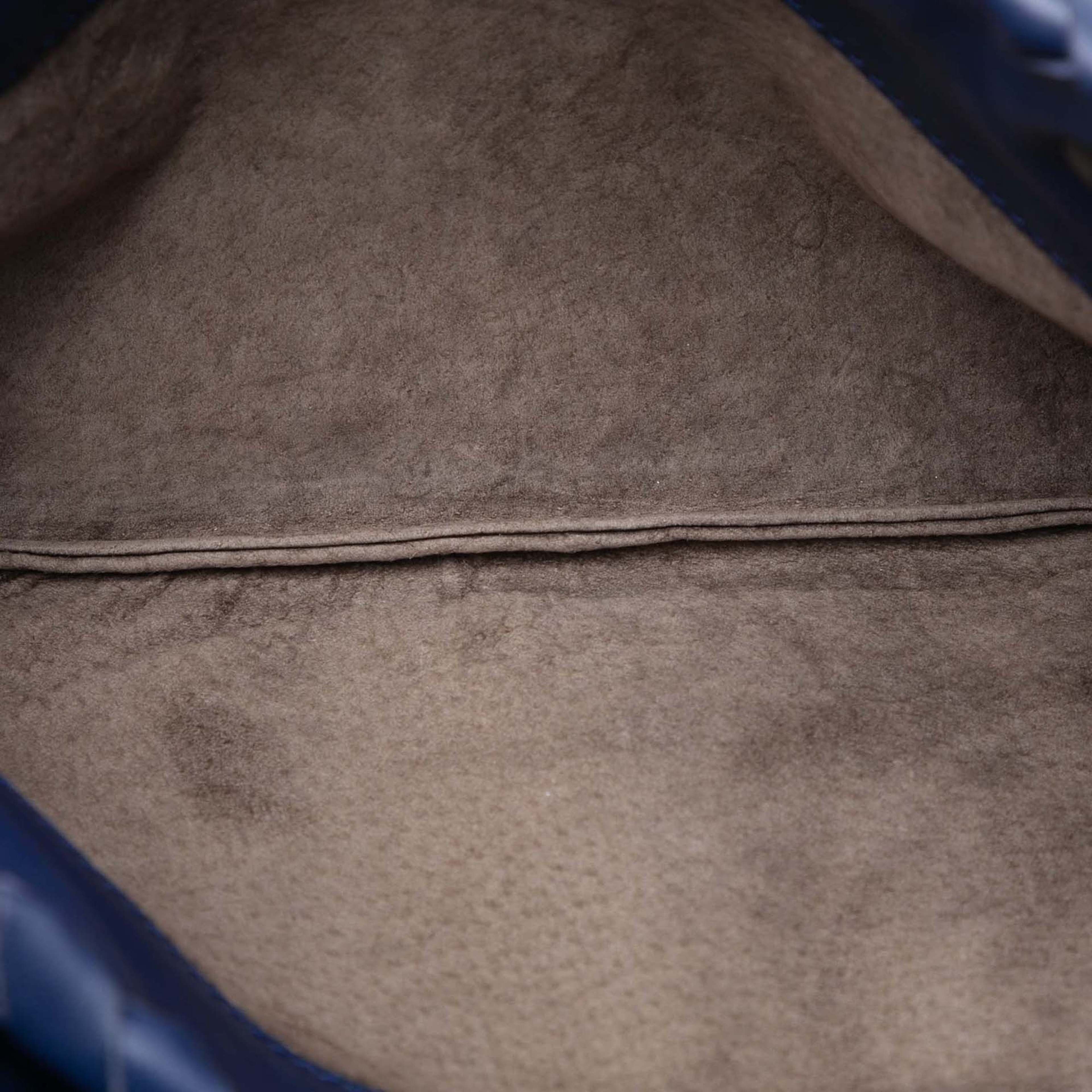 Bottega Veneta Nappa Intrecciato Duo Shoulder Bag, från Luxclusif, i färgen dark blue. Klicka för att öppna bilden i stort format