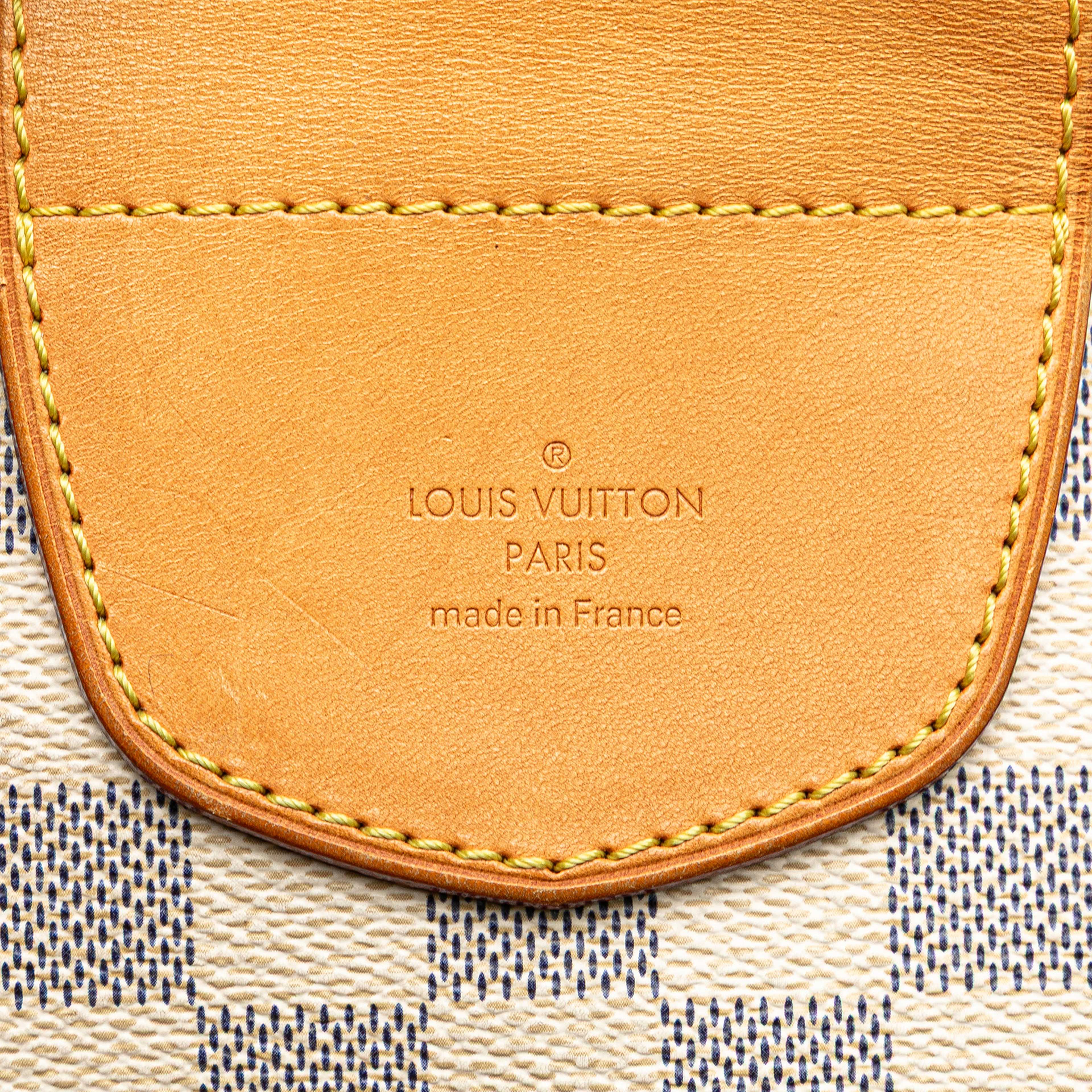 Louis Vuitton Damier Azur Stresa Pm, från Luxclusif, i färgen white. Klicka för att öppna bilden i stort format