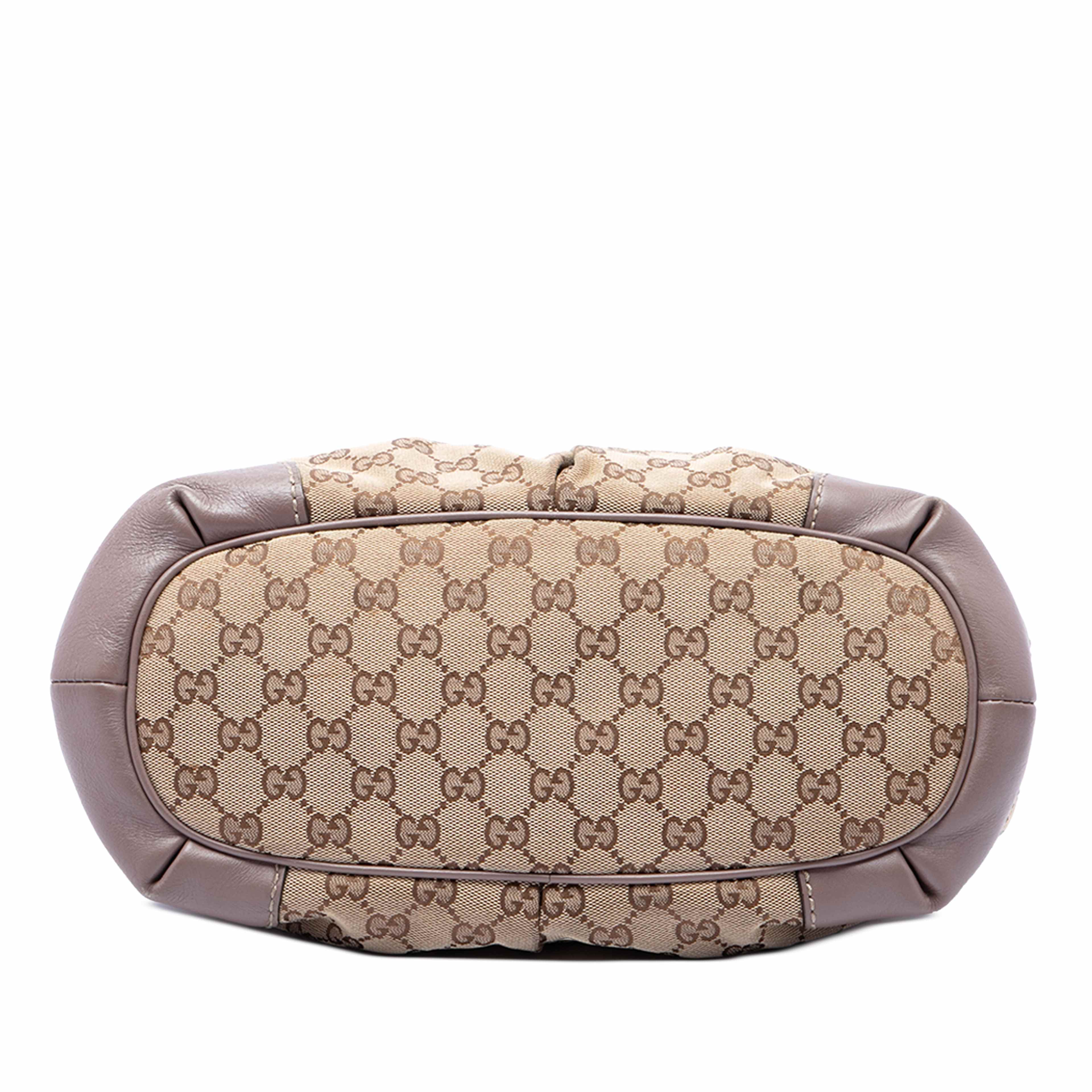 Gucci Gg Canvas Sukey Satchel, från Luxclusif, i färgen beige. Klicka för att öppna bilden i stort format