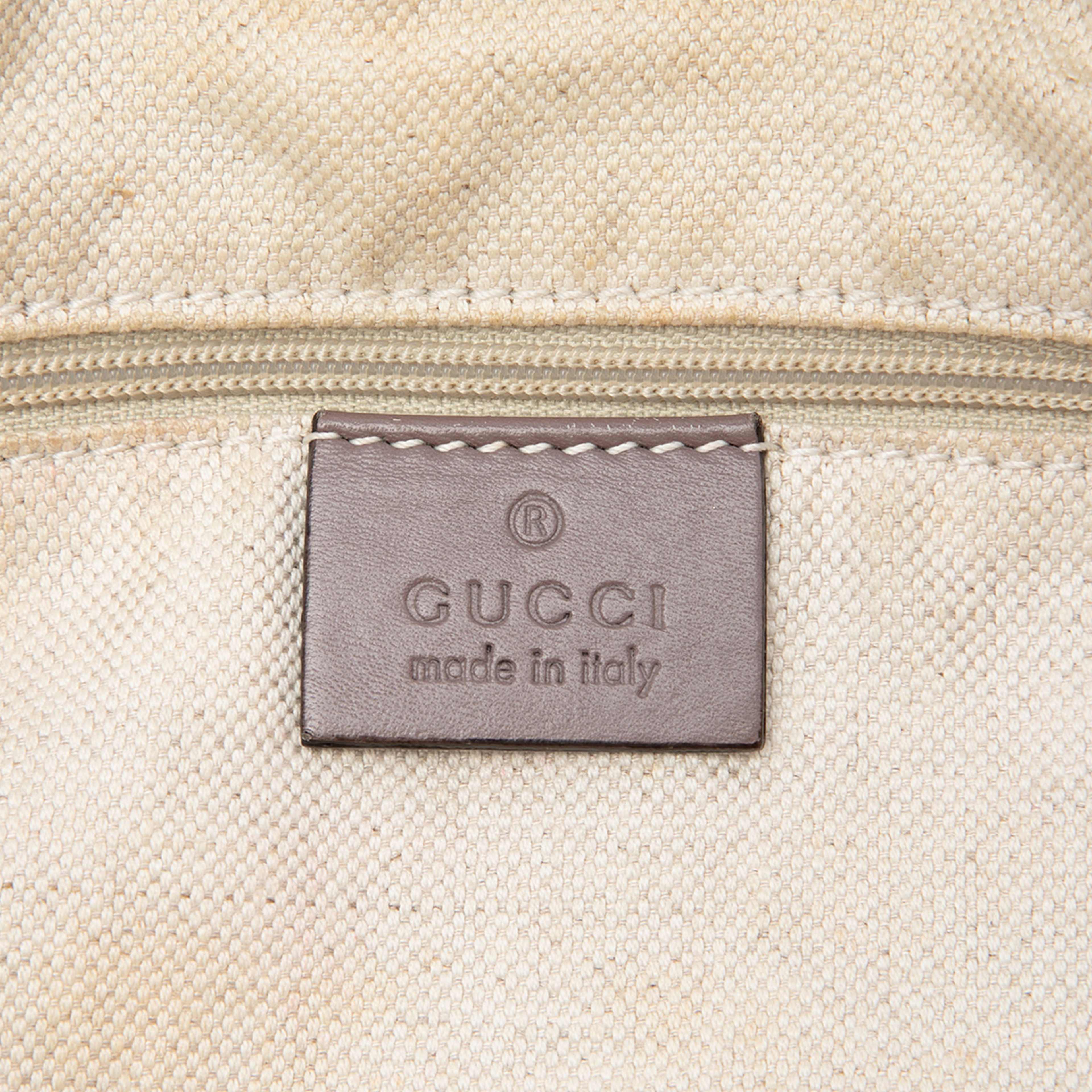 Gucci Gg Canvas Sukey Satchel, från Luxclusif, i färgen beige. Klicka för att öppna bilden i stort format