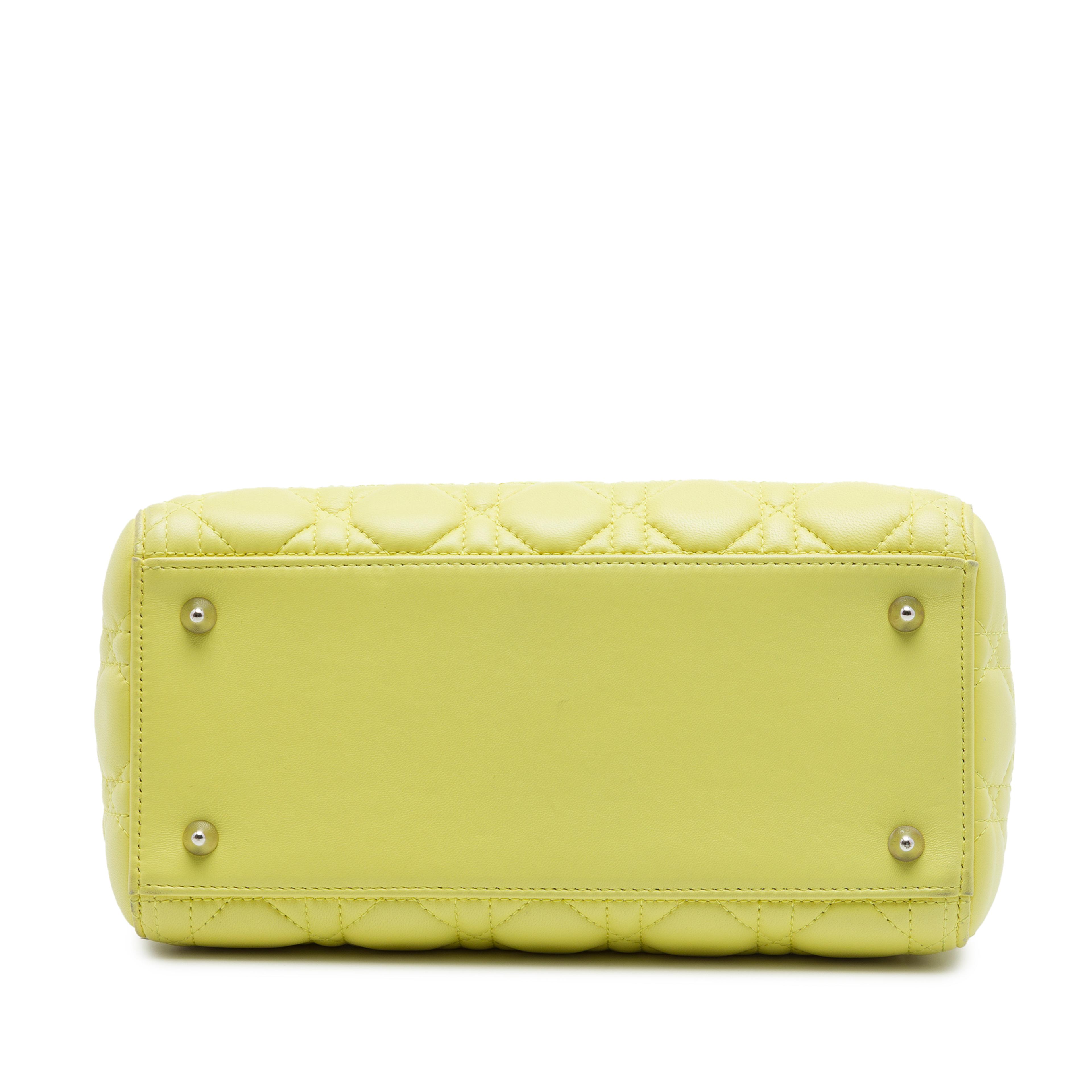 Dior Medium Lambskin Cannage Lady Dior, från Luxclusif, i färgen gul. Klicka för att öppna bilden i stort format