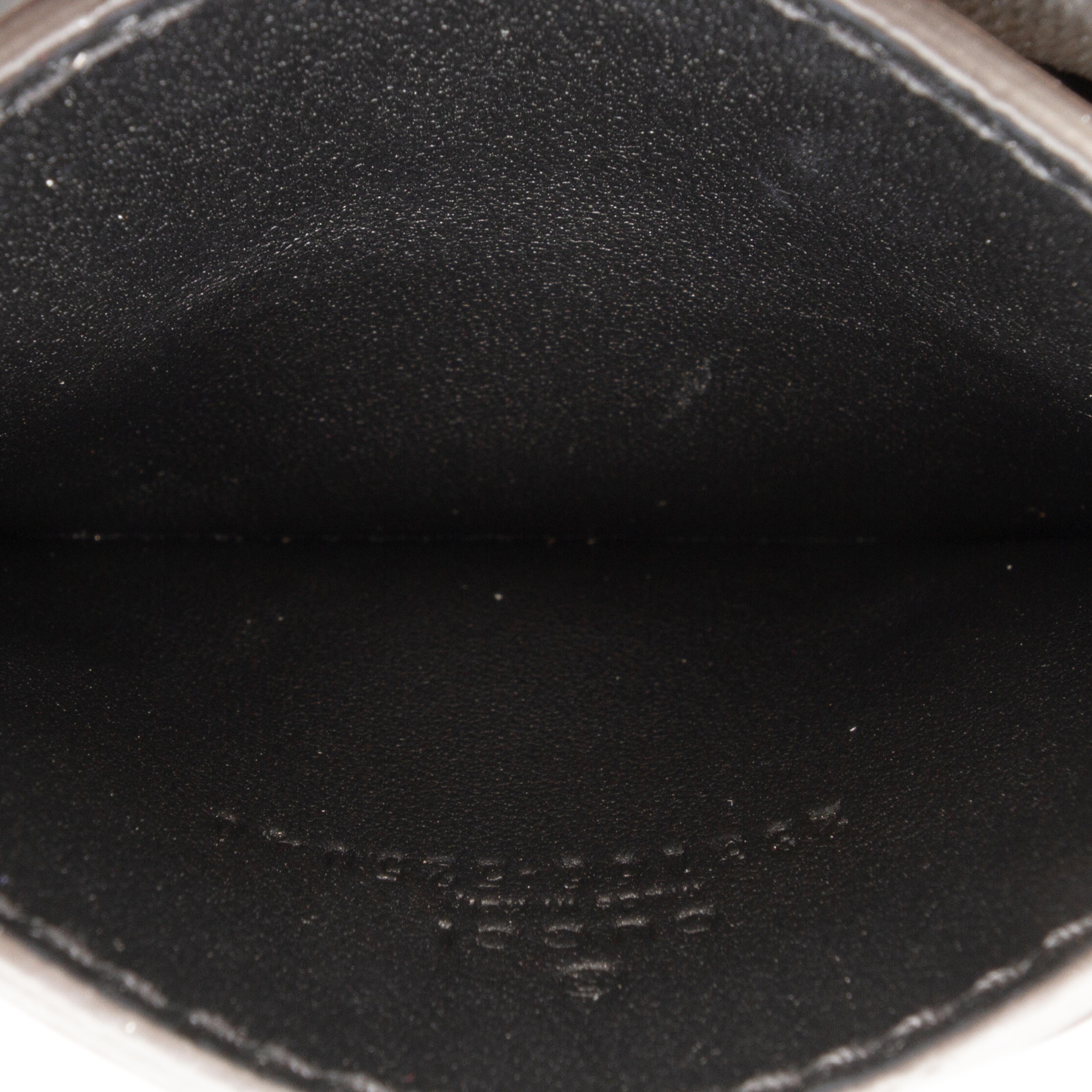 Gucci Gg Supreme Card Holder, från Luxclusif, i färgen beige. Klicka för att öppna bilden i stort format