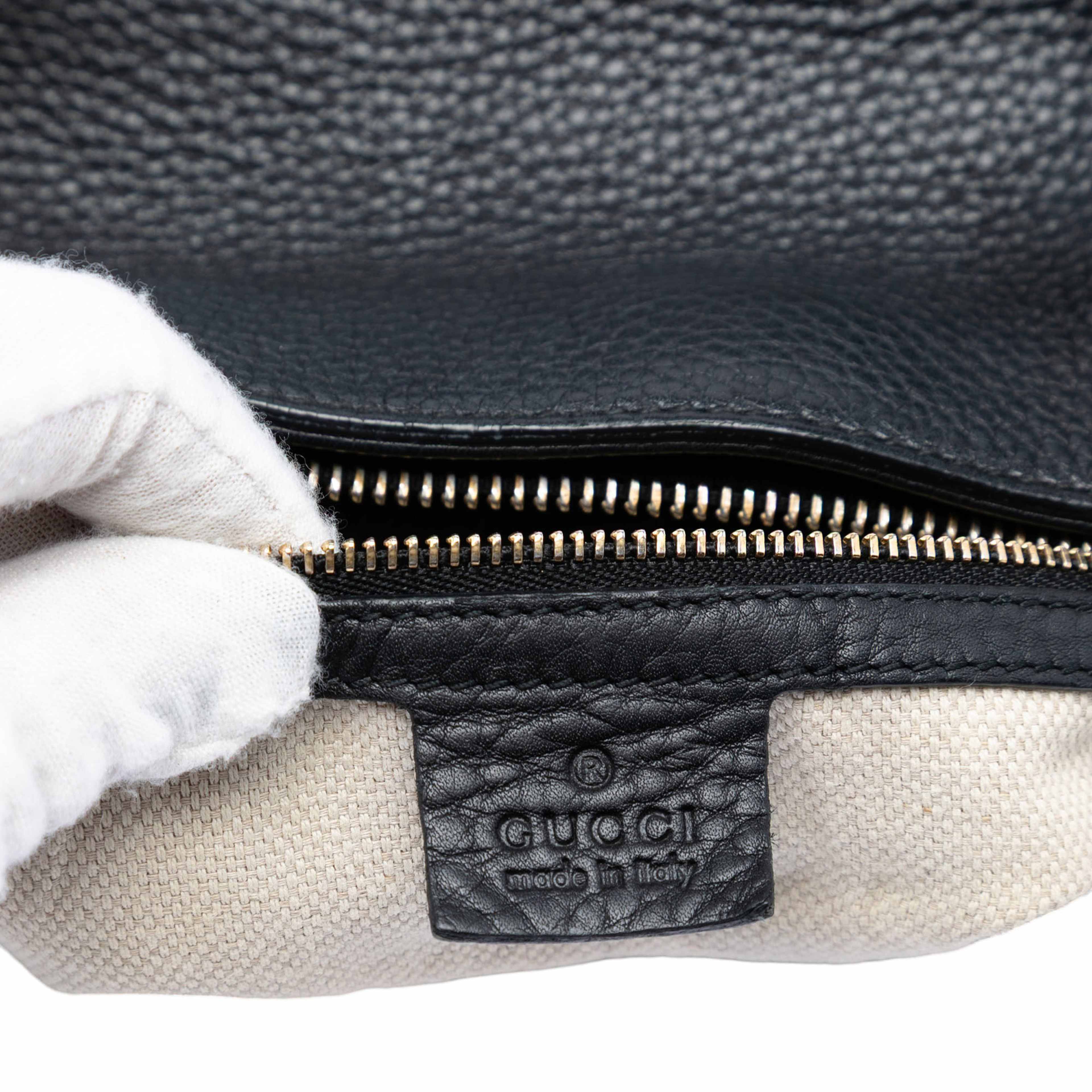 Gucci Small Calfskin Soho Cellarius Satchel, från Luxclusif, i färgen black. Klicka för att öppna bilden i stort format