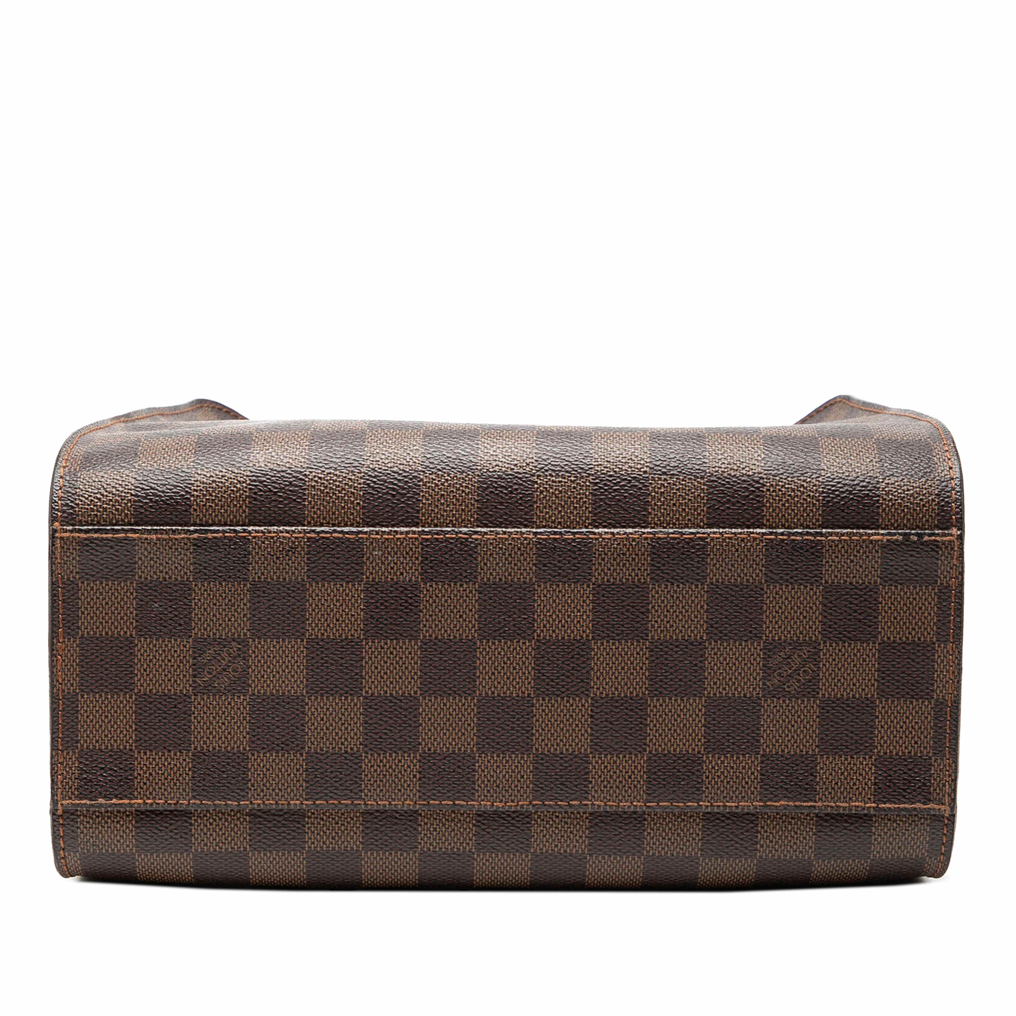 Louis Vuitton Damier Ebene Triana, från Luxclusif, i färgen brown. Klicka för att öppna bilden i stort format