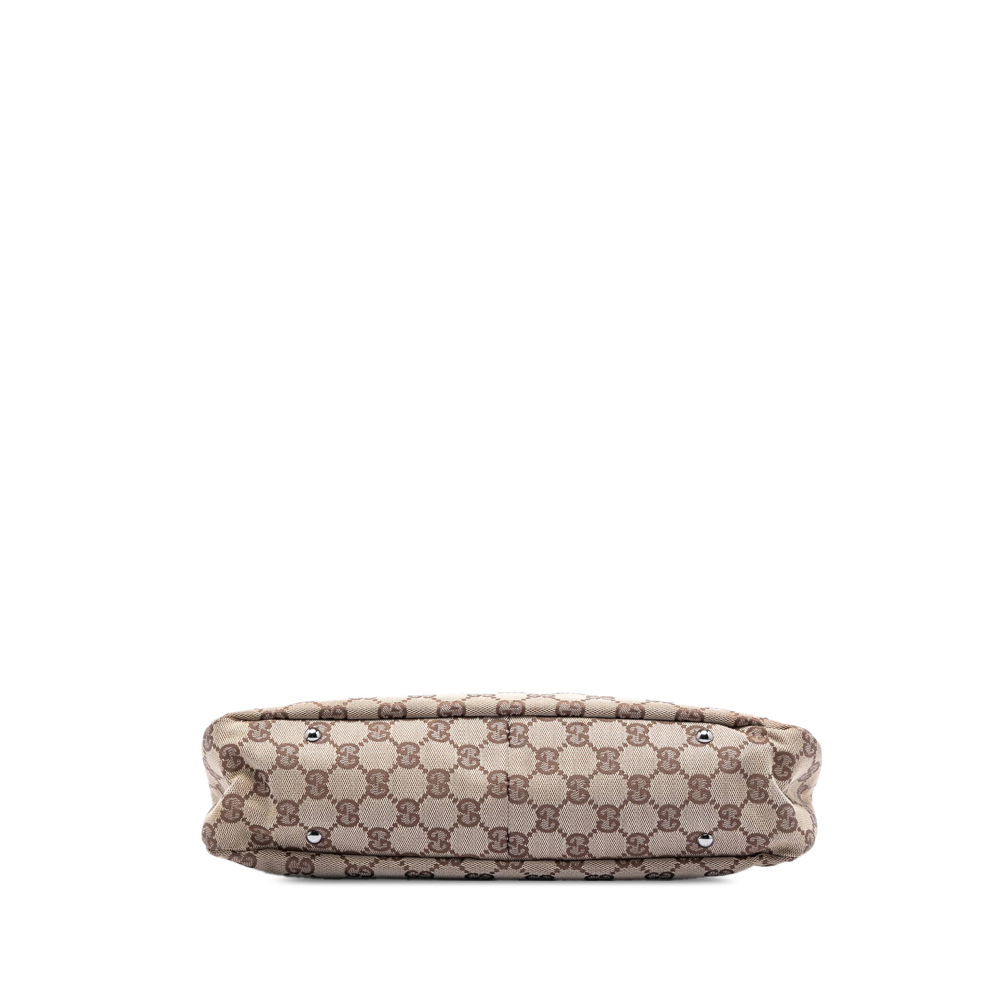 Gucci Gg Canvas Shoulder Bag, från Luxclusif, i färgen beige. Klicka för att öppna bilden i stort format