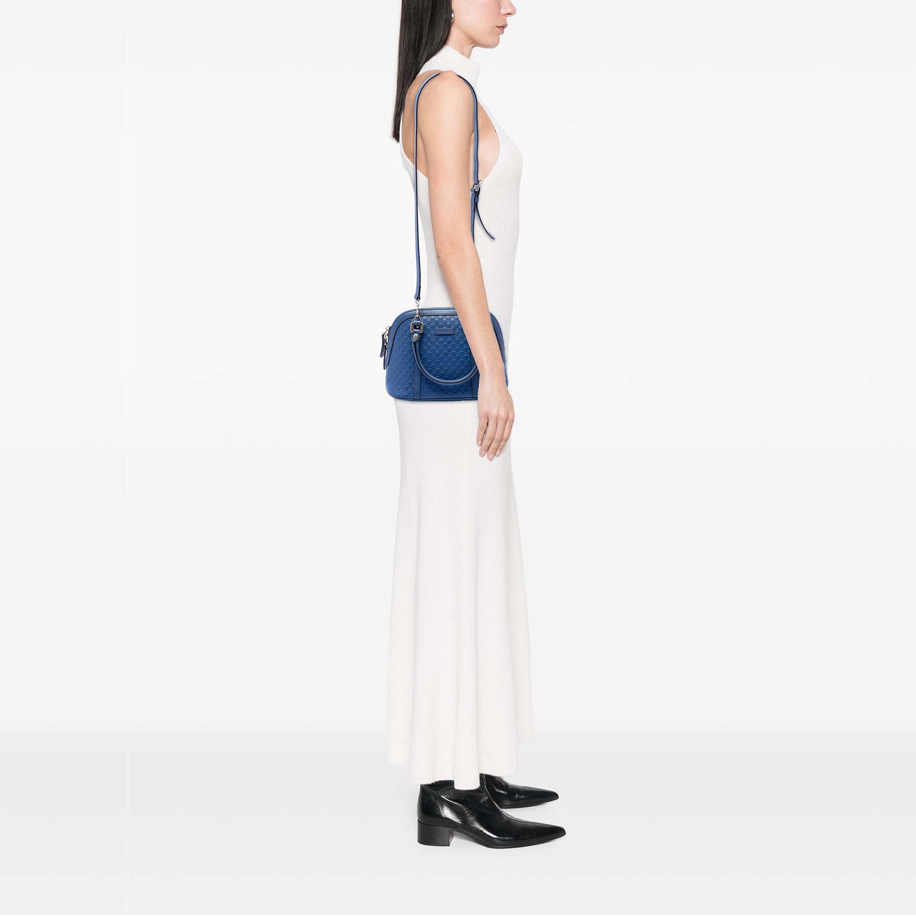 Gucci Mini Microguccissima Dome Satchel, från Luxclusif, i färgen blå. Klicka för att öppna bilden i stort format