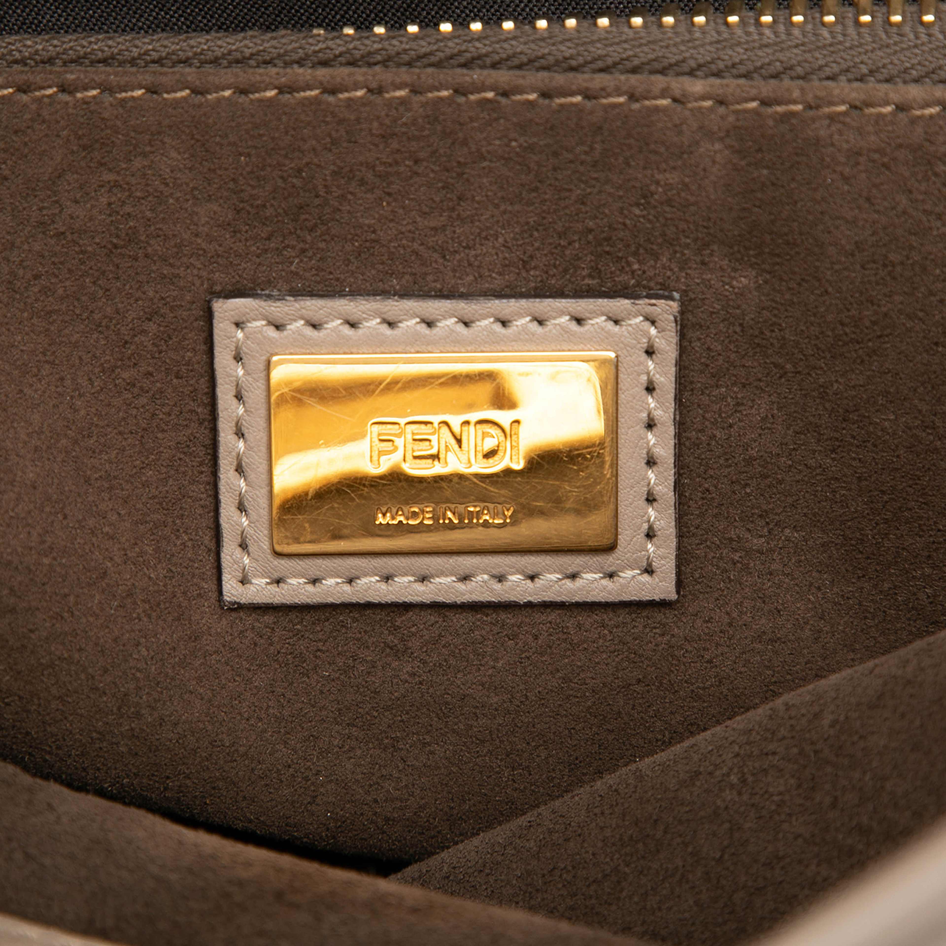 Fendi Medium Leather Peekaboo Iconic Satchel, från Luxclusif, i färgen brun. Klicka för att öppna bilden i stort format