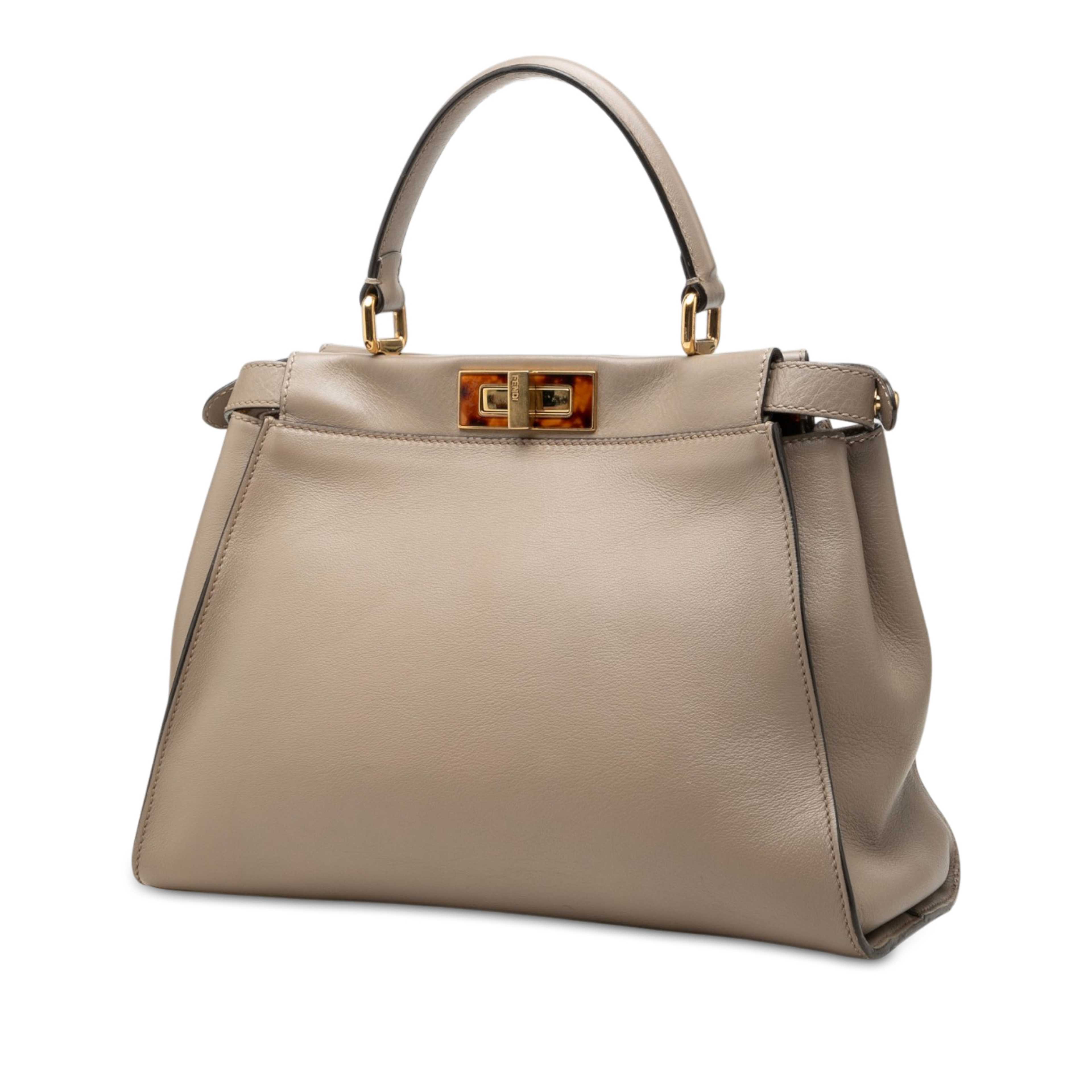 Fendi Medium Leather Peekaboo Iconic Satchel, från Luxclusif, i färgen brun. Klicka för att öppna bilden i stort format