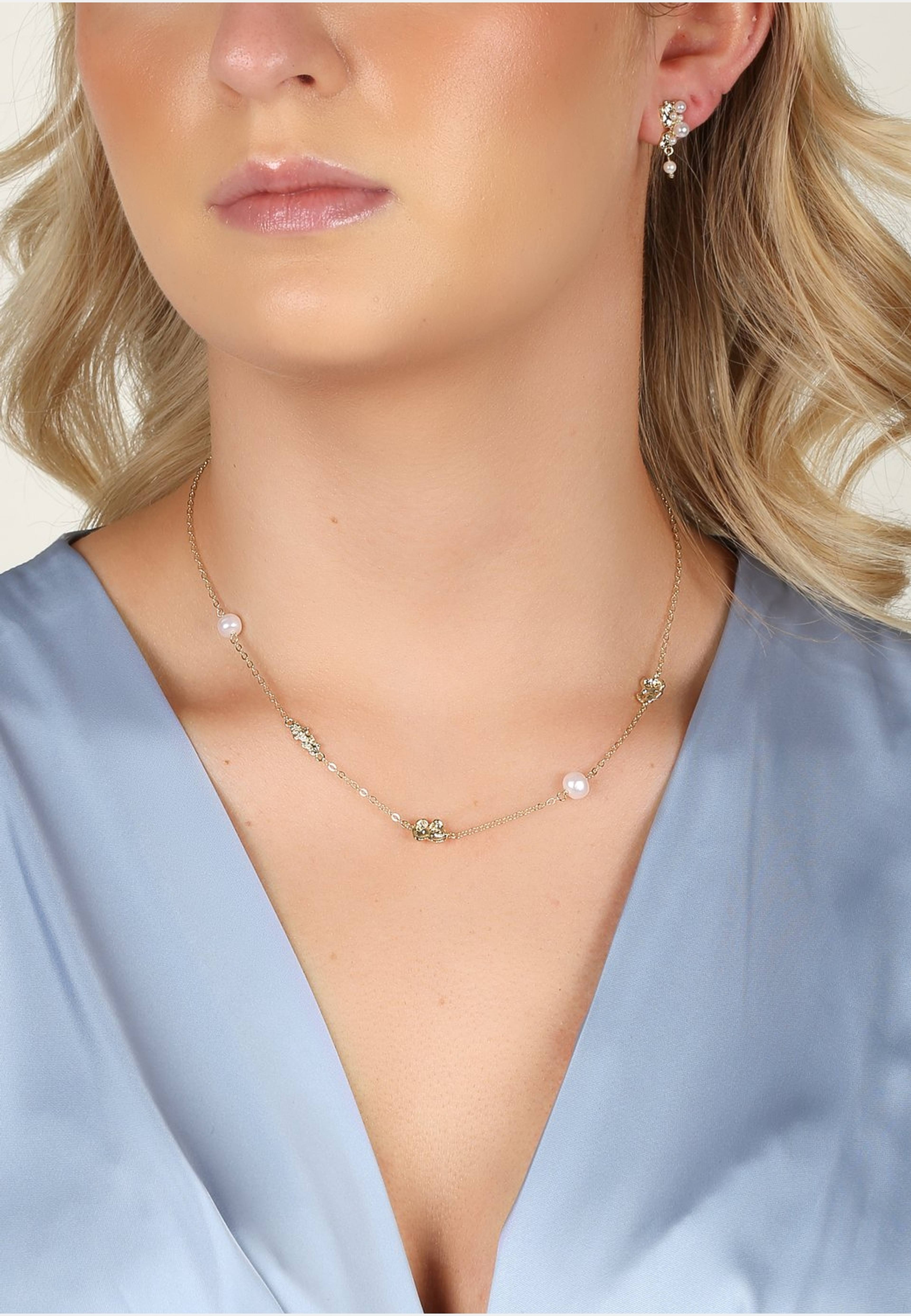 Brittany Neck 42