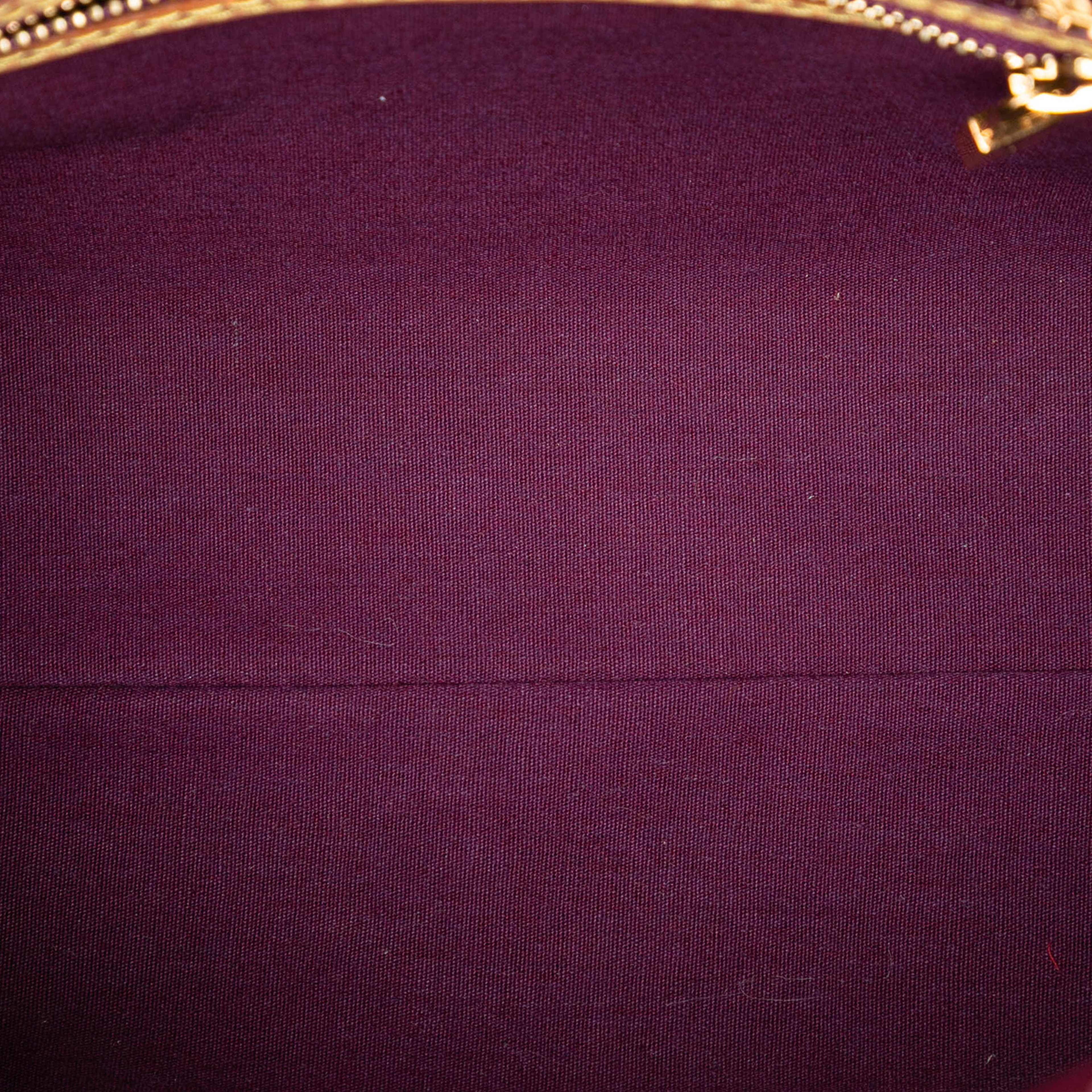 Louis Vuitton Monogram Vernis Reade Pm, från Luxclusif, i färgen purple. Klicka för att öppna bilden i stort format