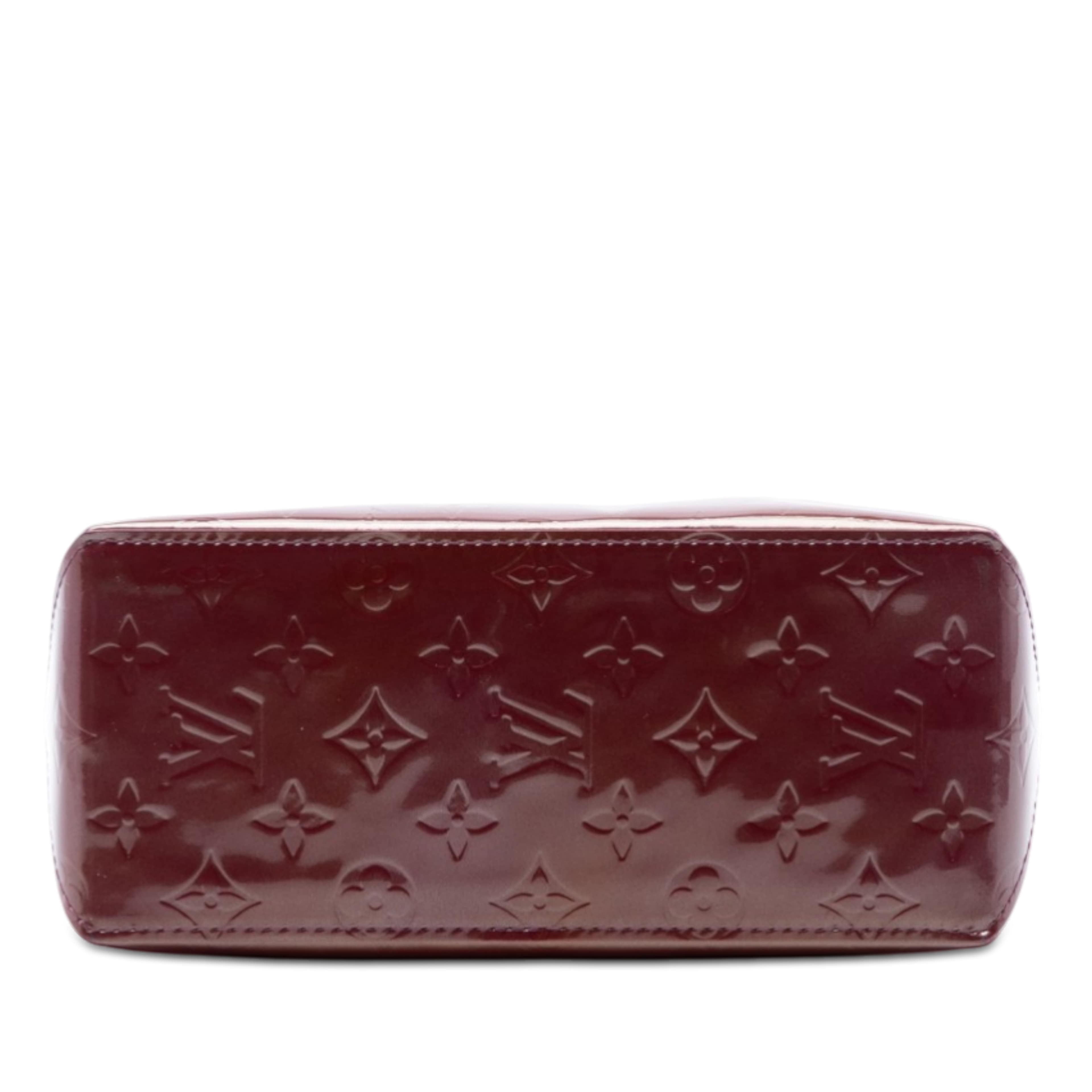 Louis Vuitton Monogram Vernis Reade Pm, från Luxclusif, i färgen purple. Klicka för att öppna bilden i stort format