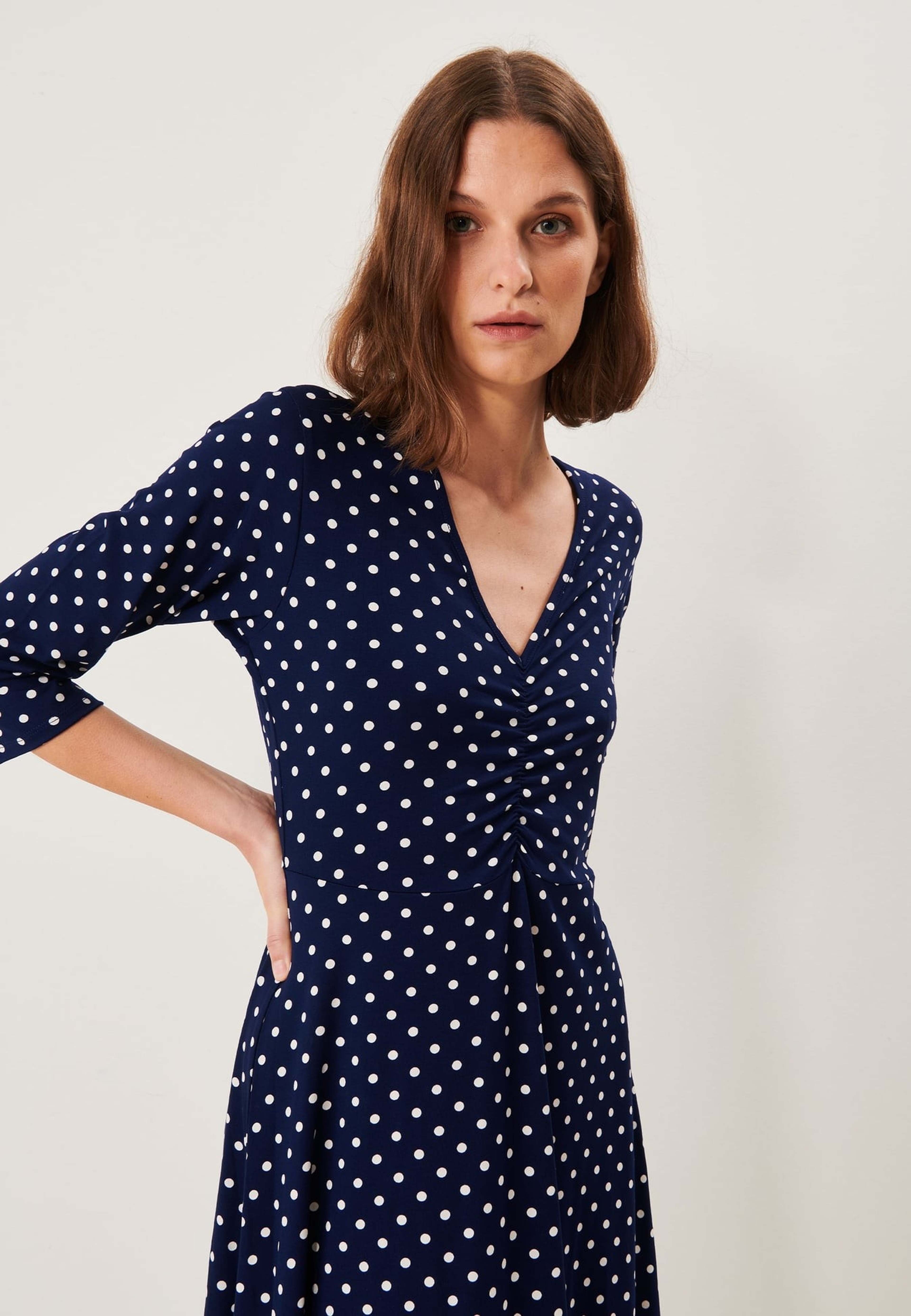 Noelle Dress, från Jumperfabriken, i färgen red. Klicka för att öppna bilden i stort format