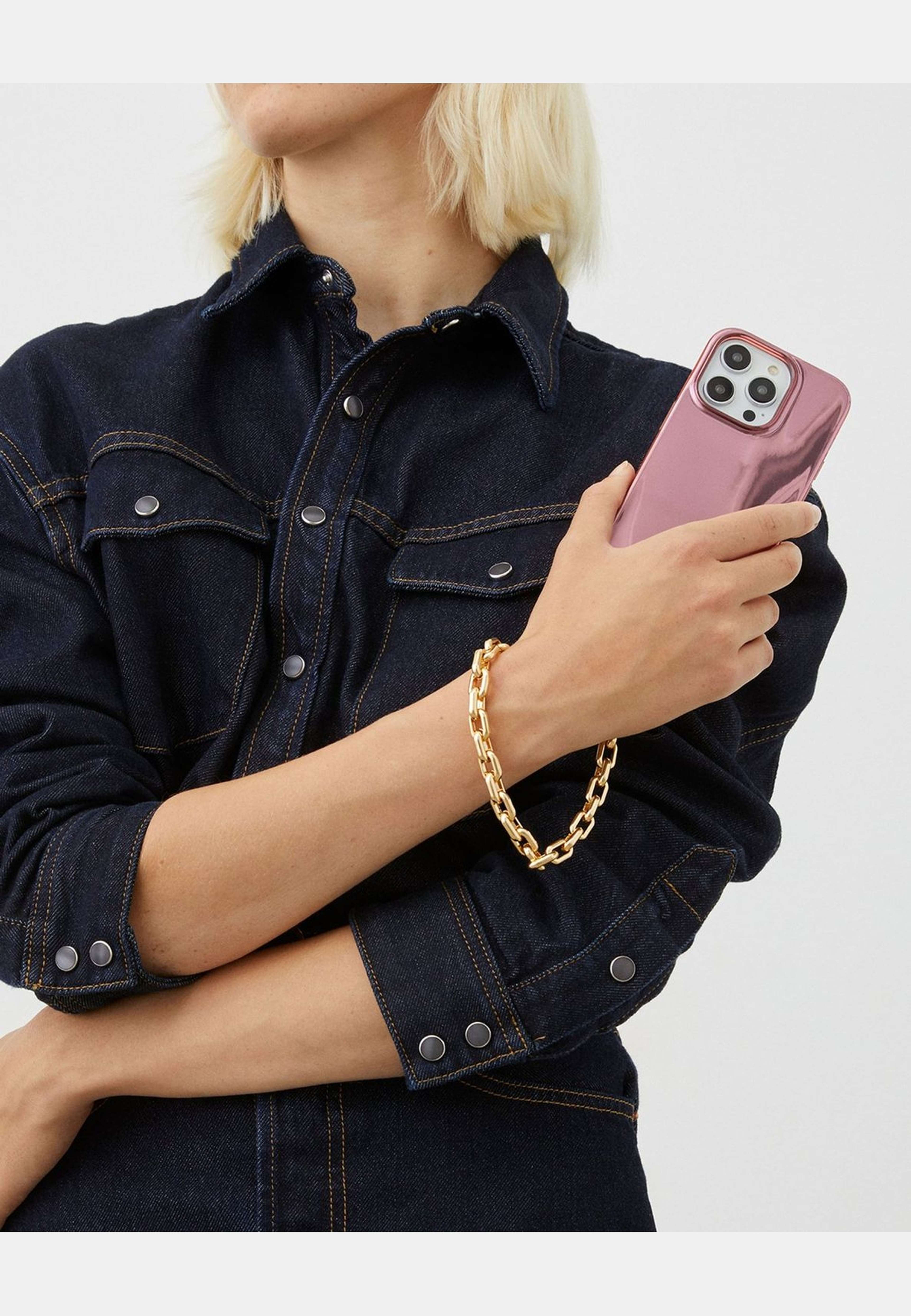 Mirror Case Magsafe Iphone, från Ideal Of Sweden, i färgen pink. Klicka för att öppna bilden i stort format