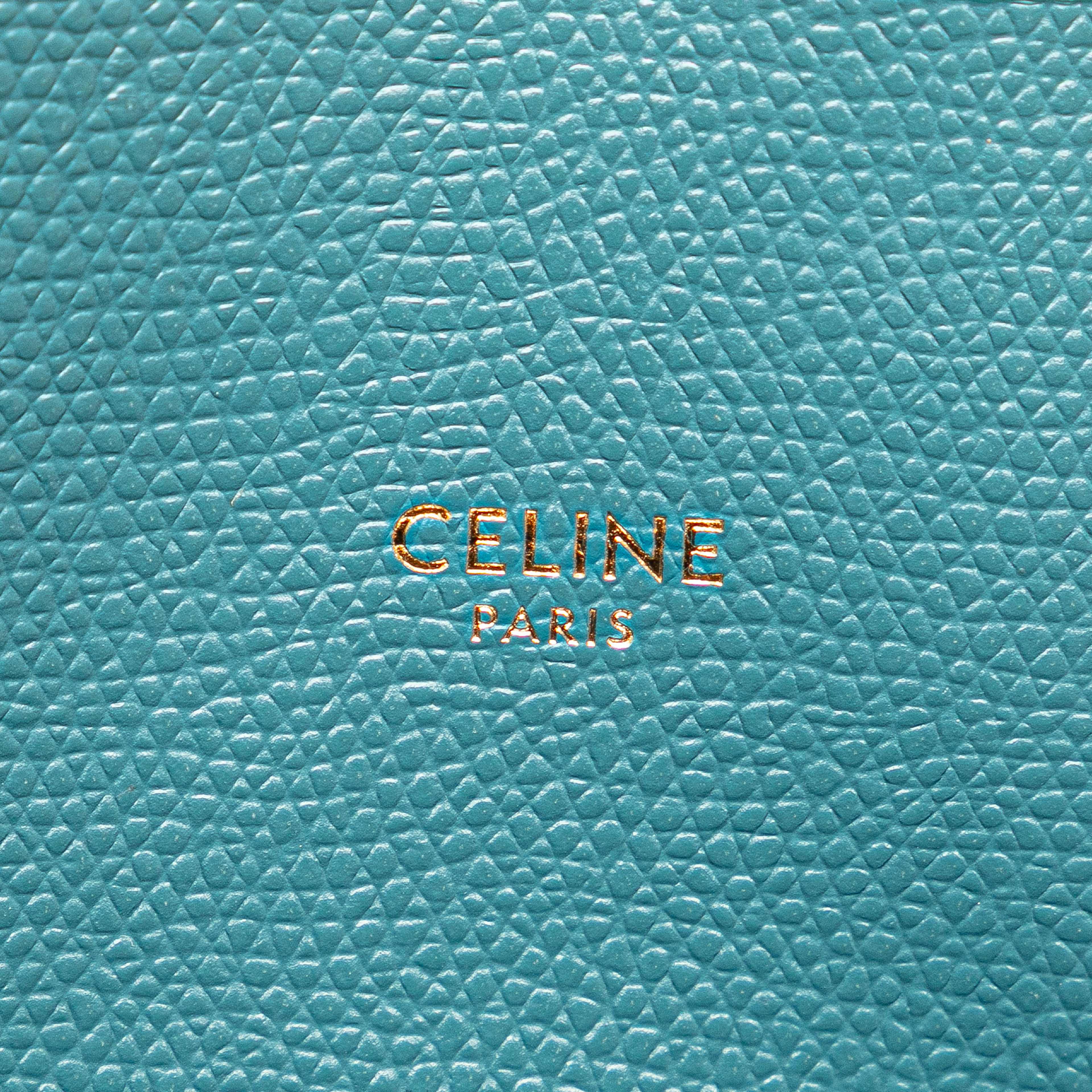 Celine Small Grained Calfskin Vertical Cabas Satchel, från Luxclusif, i färgen turquoise. Klicka för att öppna bilden i stort format