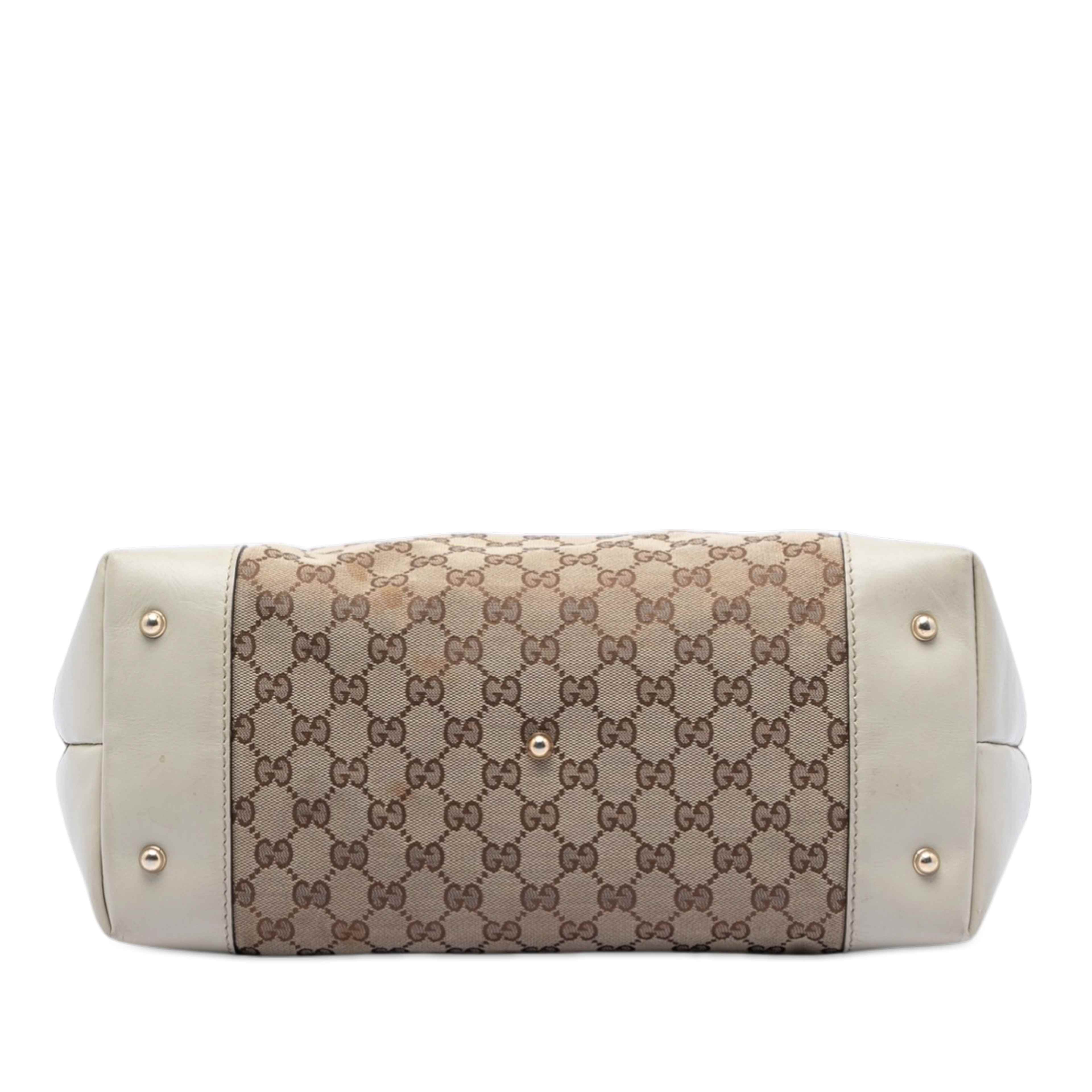 Gucci Gg Canvas Heart Bit Tote, från Luxclusif, i färgen beige. Klicka för att öppna bilden i stort format