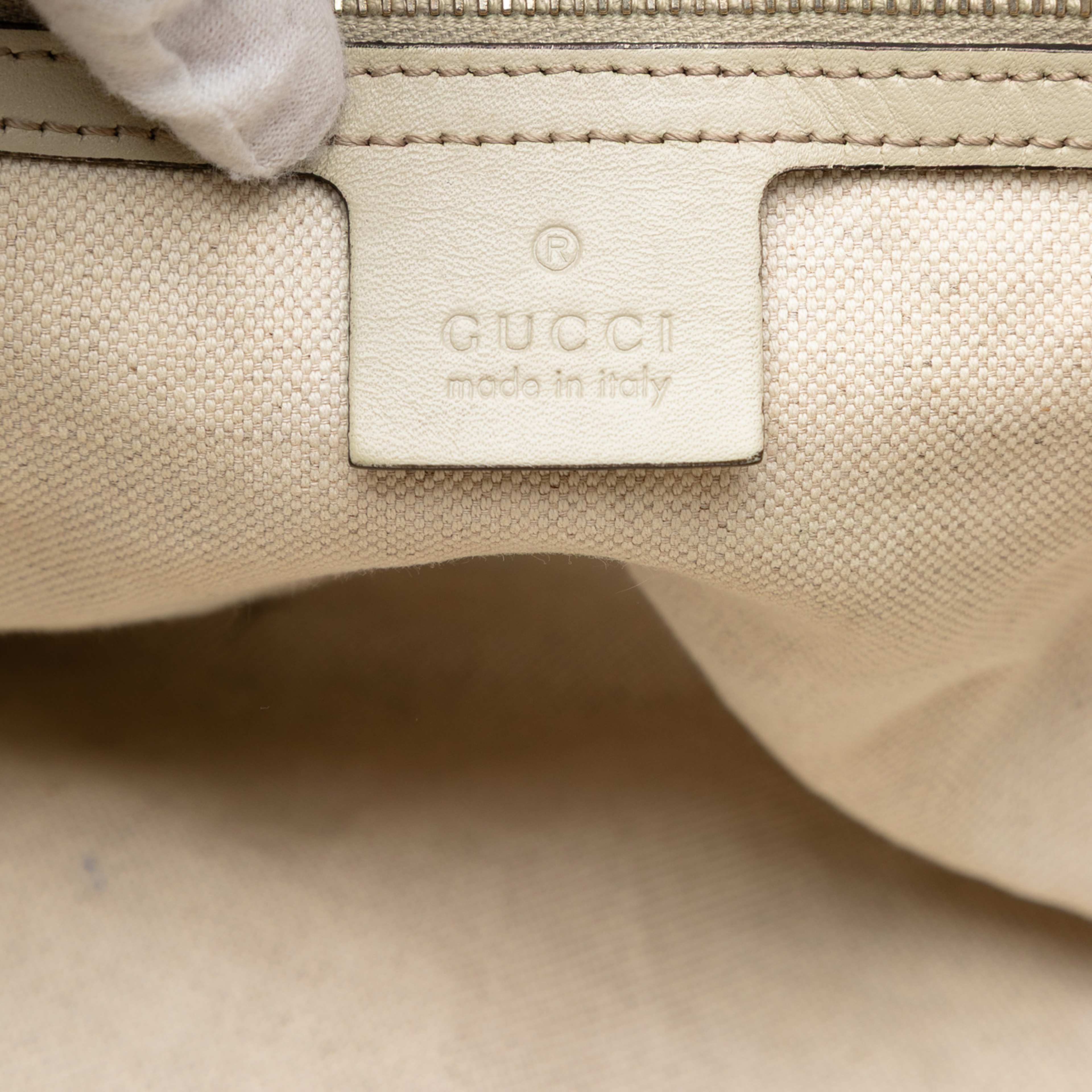 Gucci Gg Canvas Heart Bit Tote, från Luxclusif, i färgen beige. Klicka för att öppna bilden i stort format