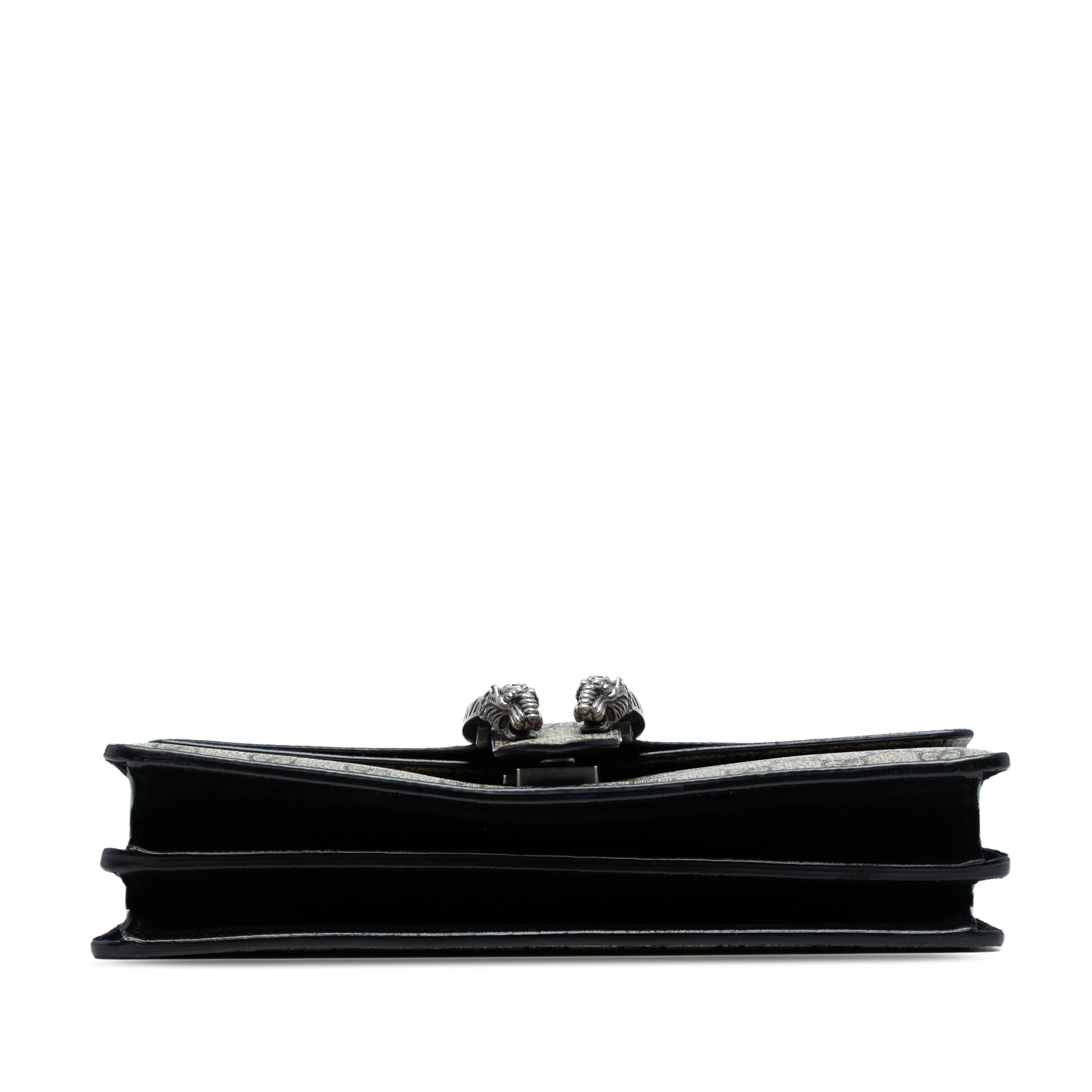 Gucci Medium Gg Supreme Dionysus Shoulder Bag, från Luxclusif, i färgen beige. Klicka för att öppna bilden i stort format