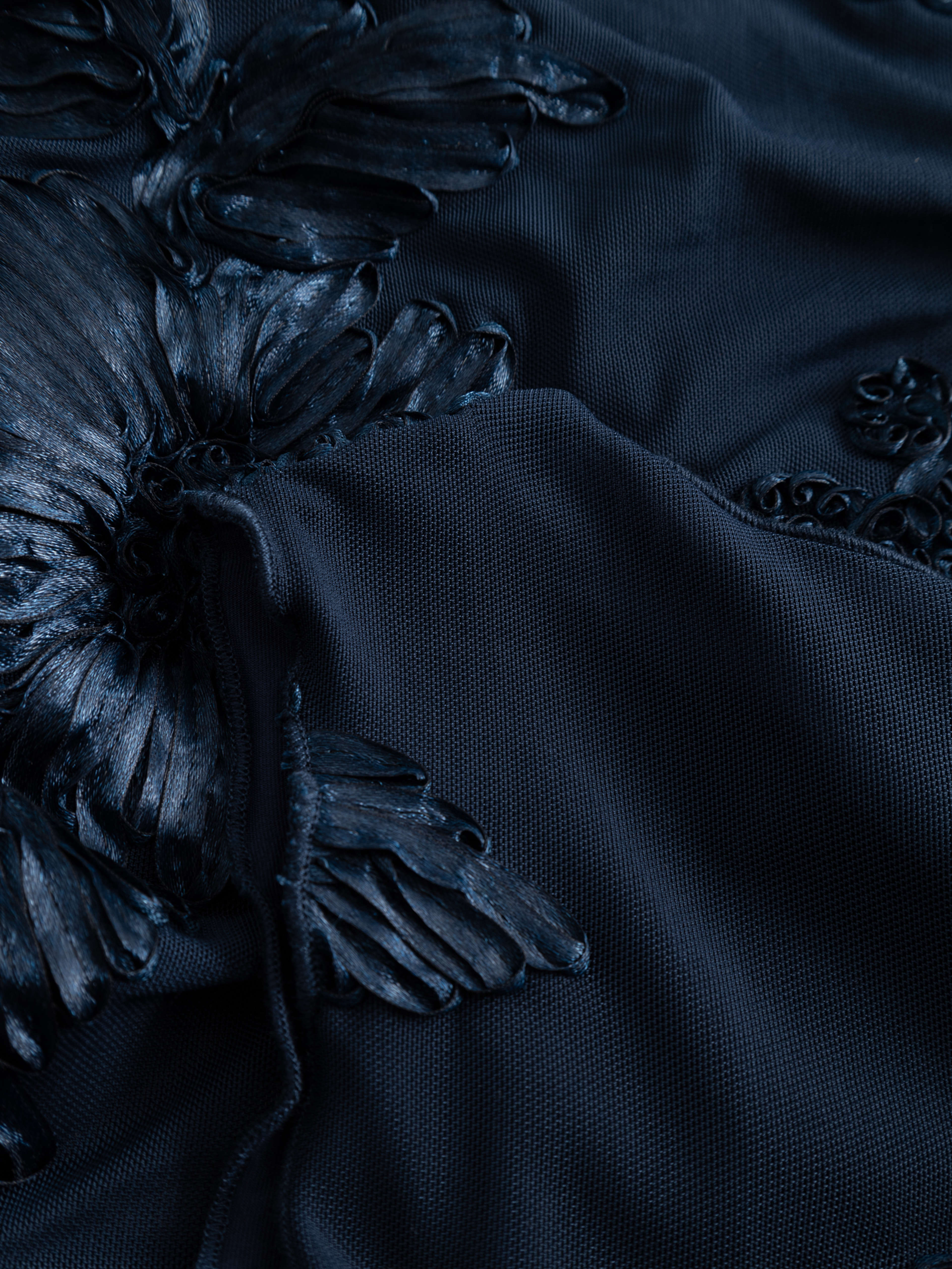 Lavinia Dress - Navy, från Noella, i färgen navy. Klicka för att öppna bilden i stort format