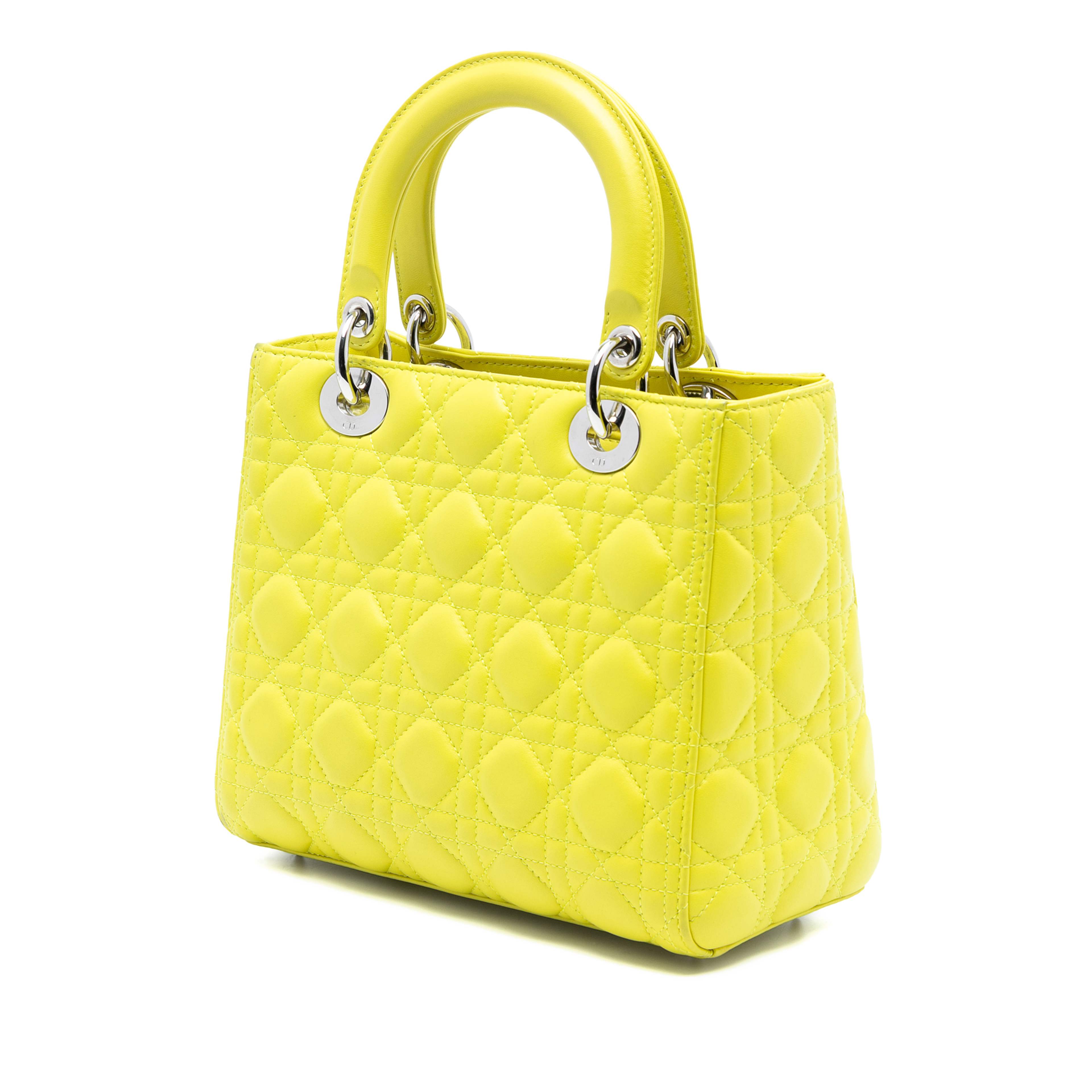 Dior Medium Lambskin Cannage Lady Dior, från Luxclusif, i färgen yellow. Klicka för att öppna bilden i stort format