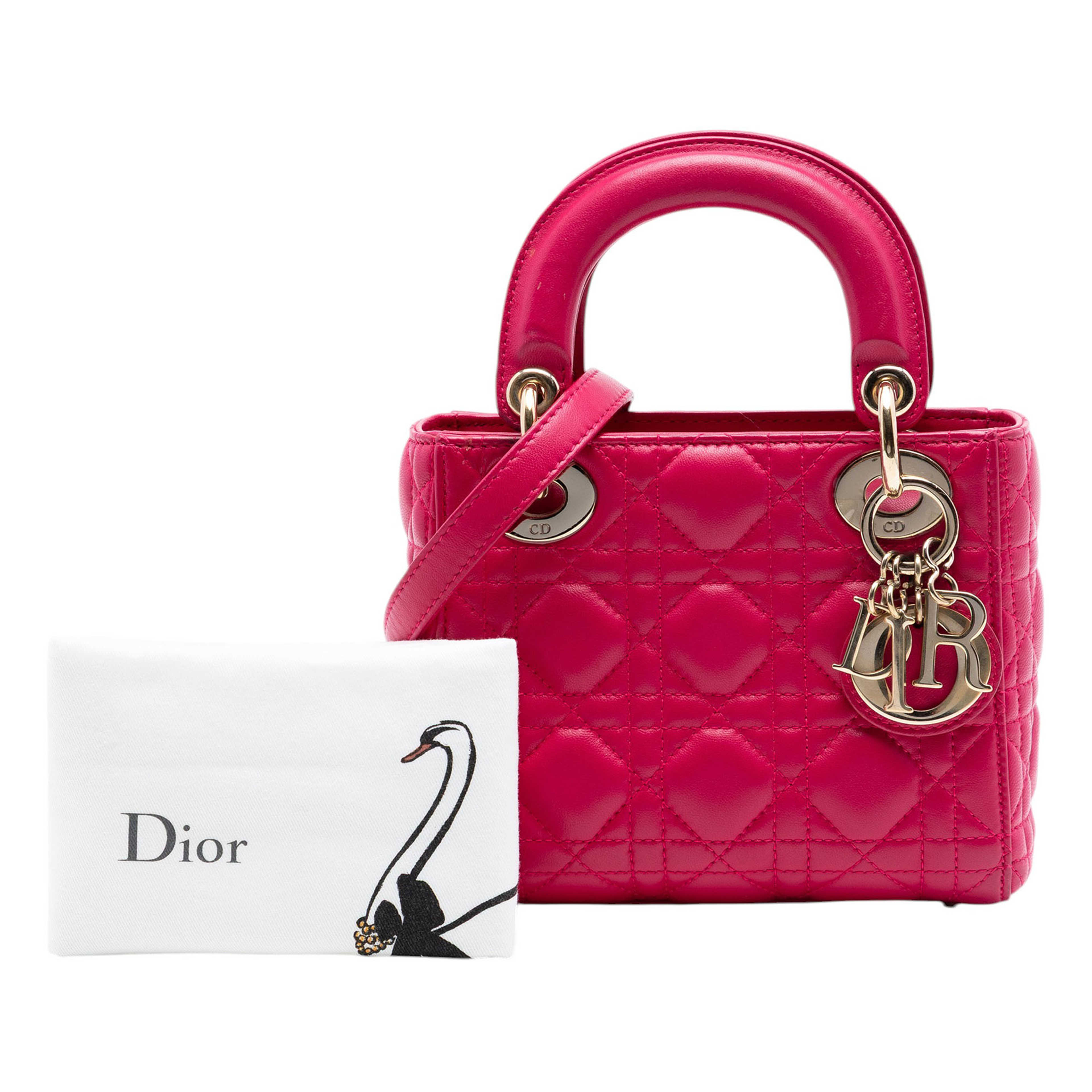 Dior Mini Lambskin Cannage Lady Dior, från Luxclusif, i färgen rosa. Klicka för att öppna bilden i stort format