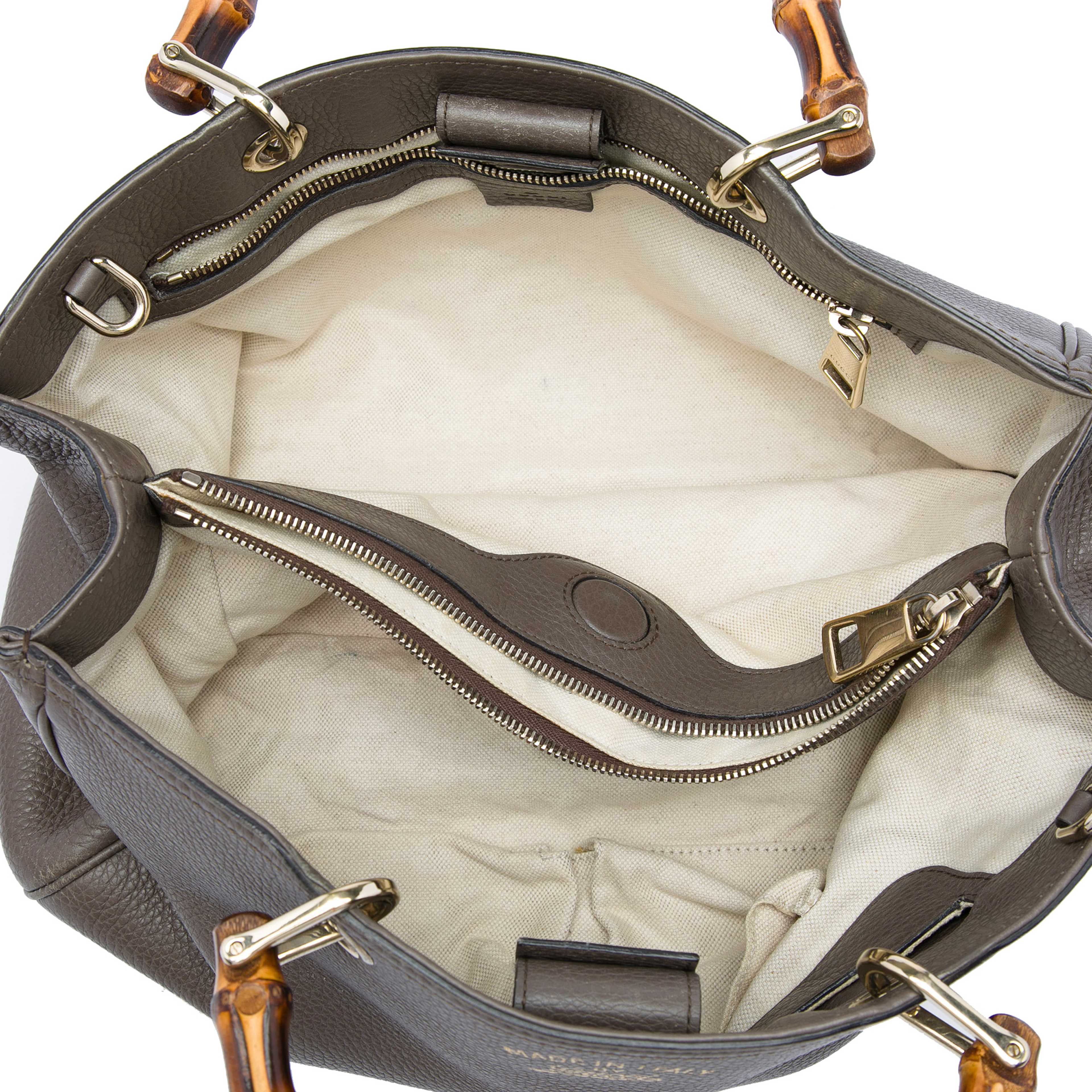 Gucci Medium Calfskin Bamboo Shopper Satchel, från Luxclusif, i färgen brun. Klicka för att öppna bilden i stort format