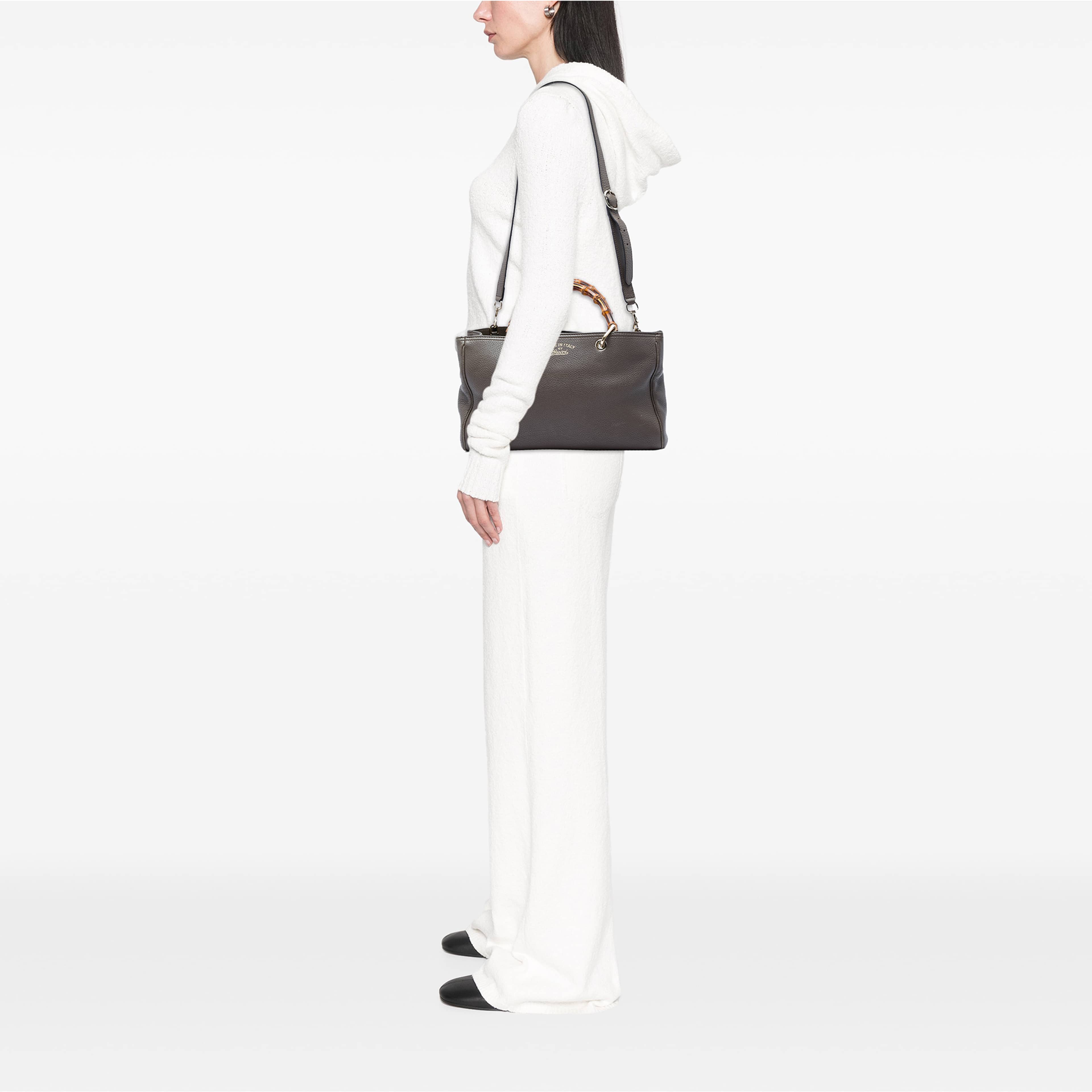 Gucci Medium Calfskin Bamboo Shopper Satchel, från Luxclusif, i färgen brun. Klicka för att öppna bilden i stort format