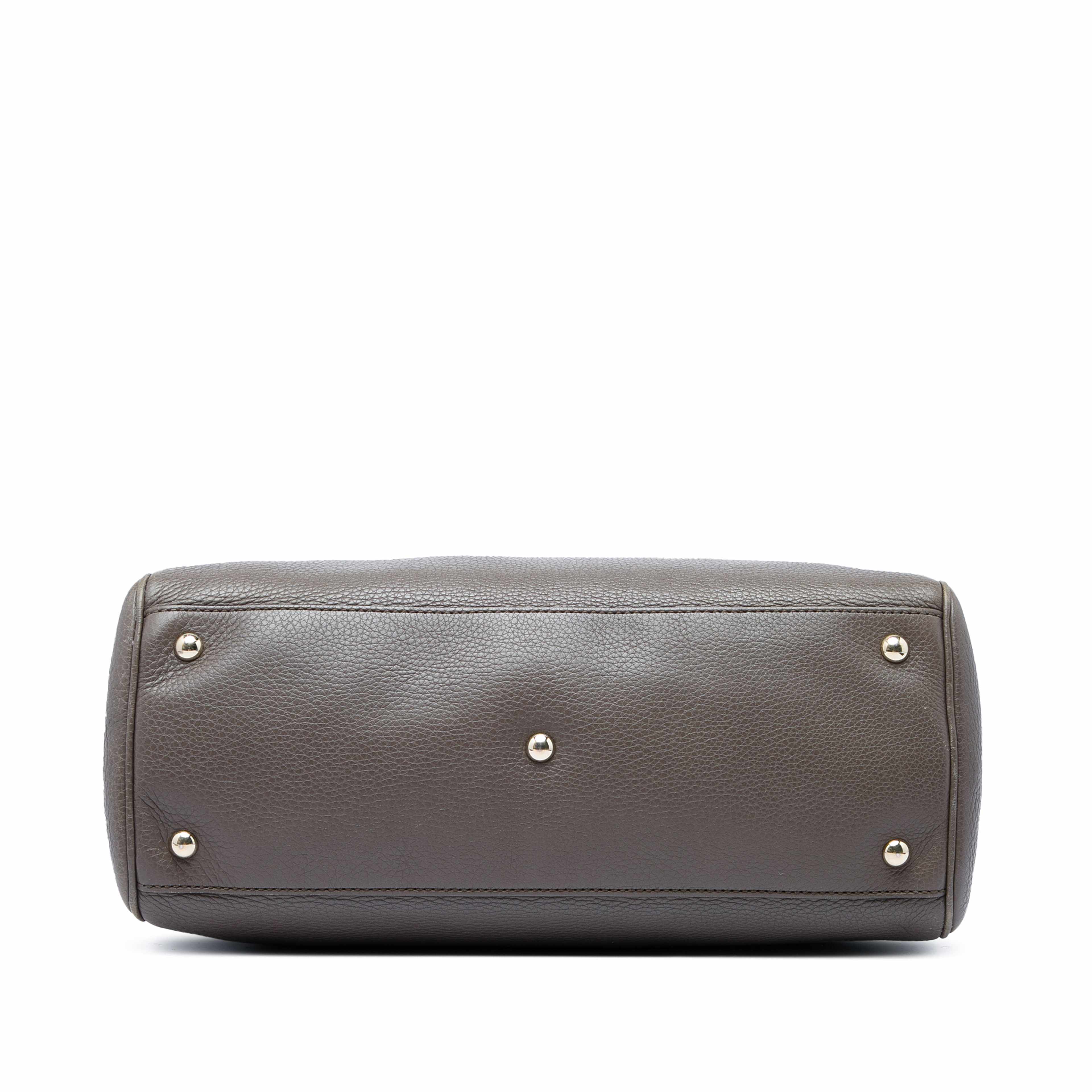Gucci Medium Calfskin Bamboo Shopper Satchel, från Luxclusif, i färgen brun. Klicka för att öppna bilden i stort format