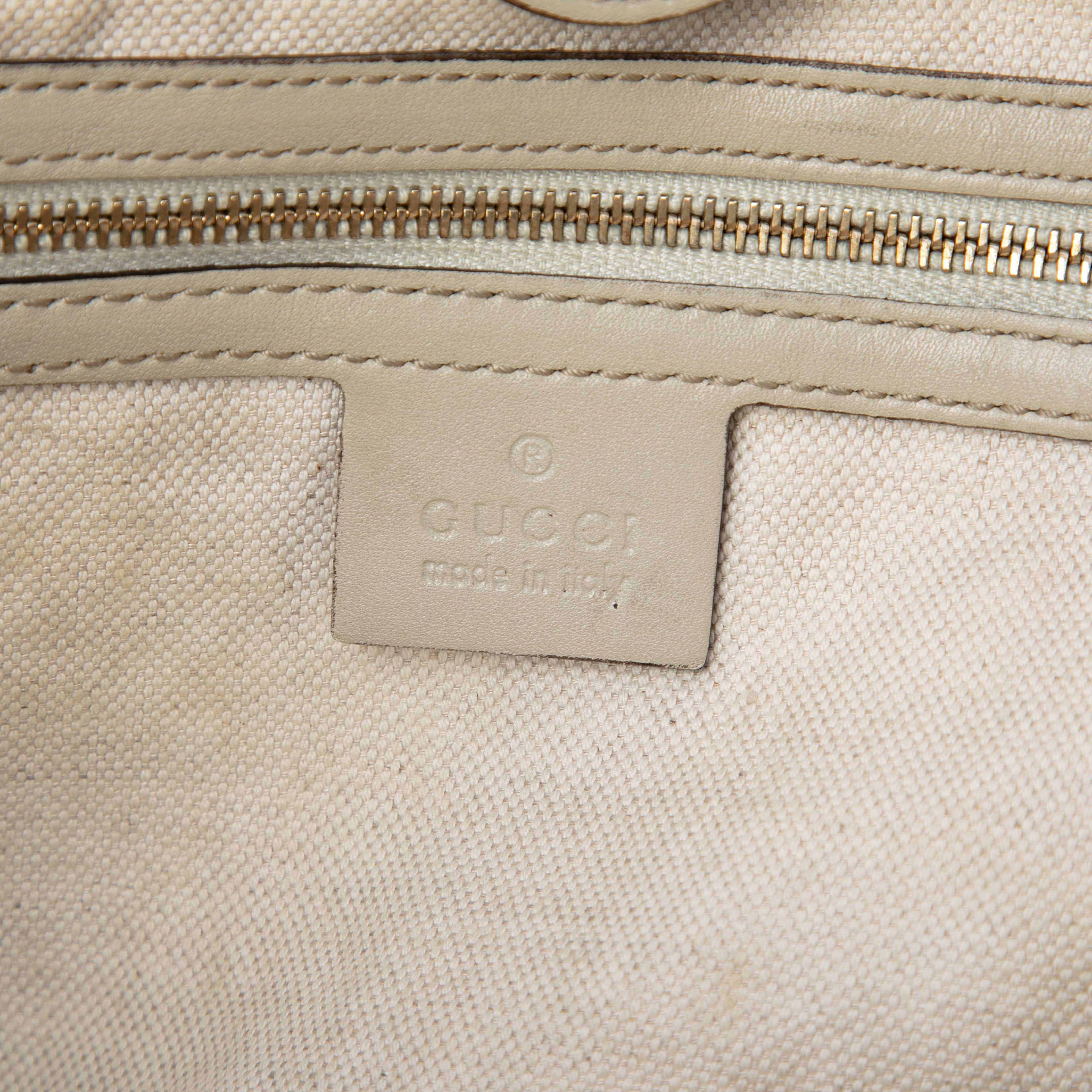 Gucci Gg Canvas Web Mayfair Tote, från Luxclusif, i färgen vit. Klicka för att öppna bilden i stort format