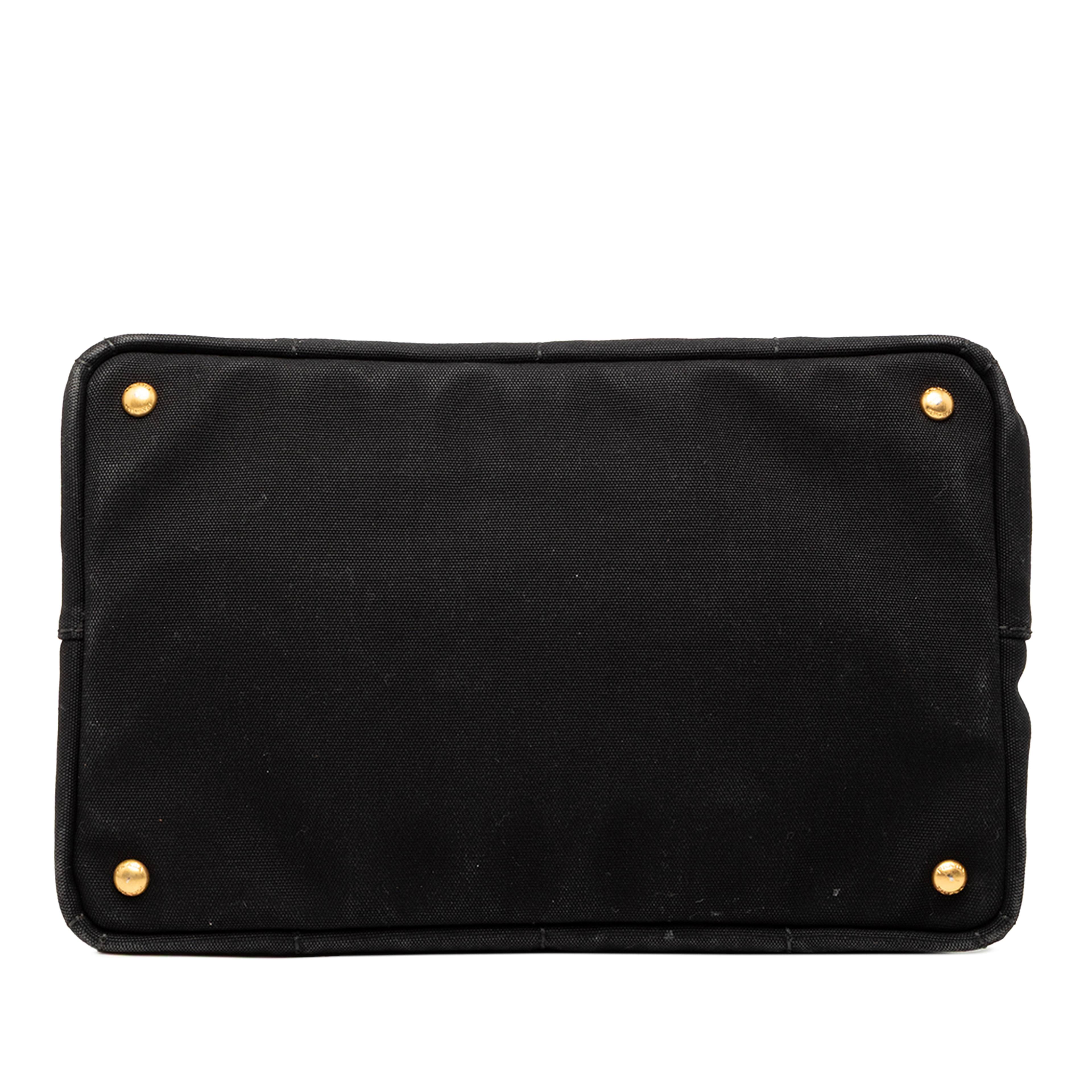 Prada Canvas Canapa Logo Tote, från Luxclusif, i färgen svart. Klicka för att öppna bilden i stort format