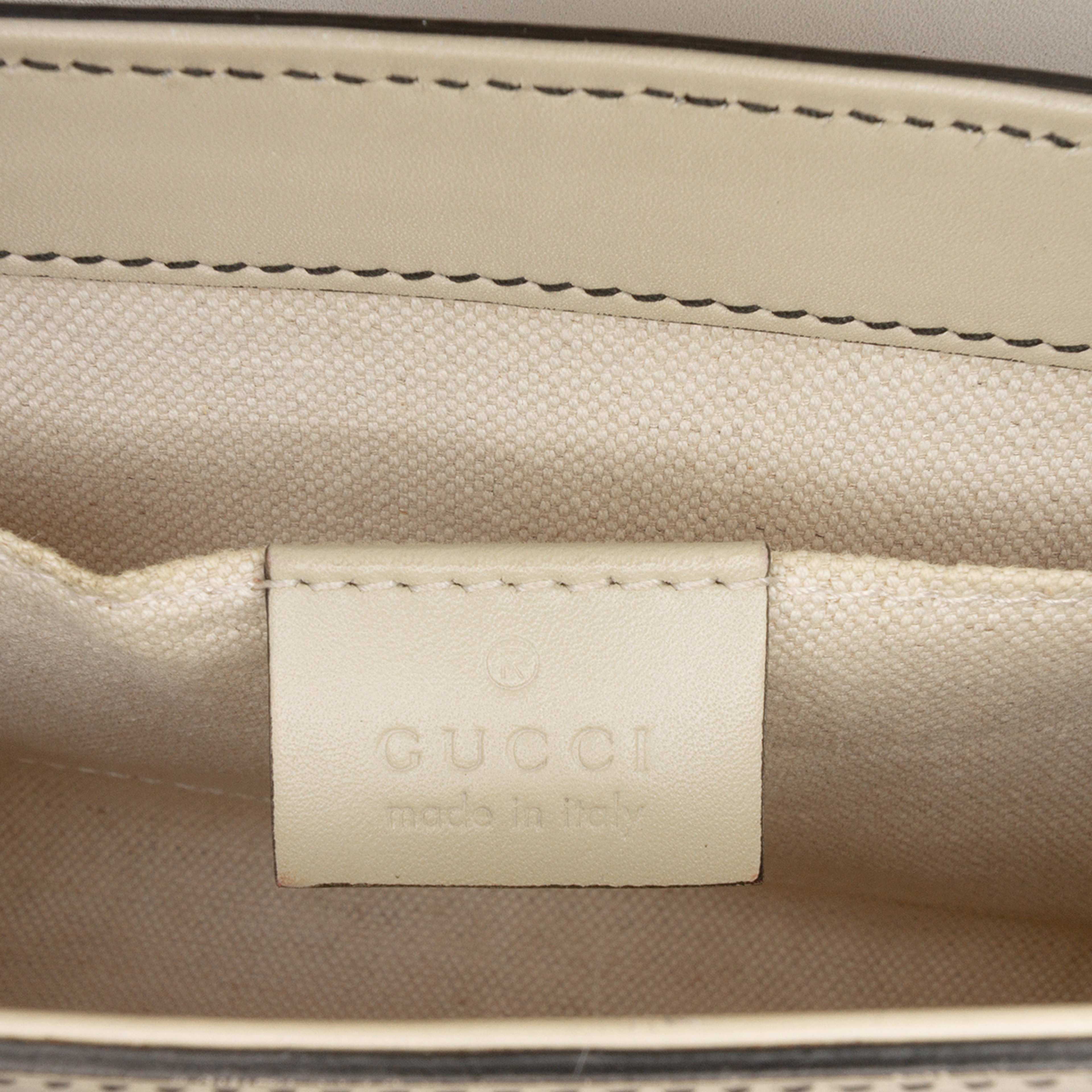 Gucci Mini Gg Canvas Emily Crossbody, från Luxclusif, i färgen beige. Klicka för att öppna bilden i stort format