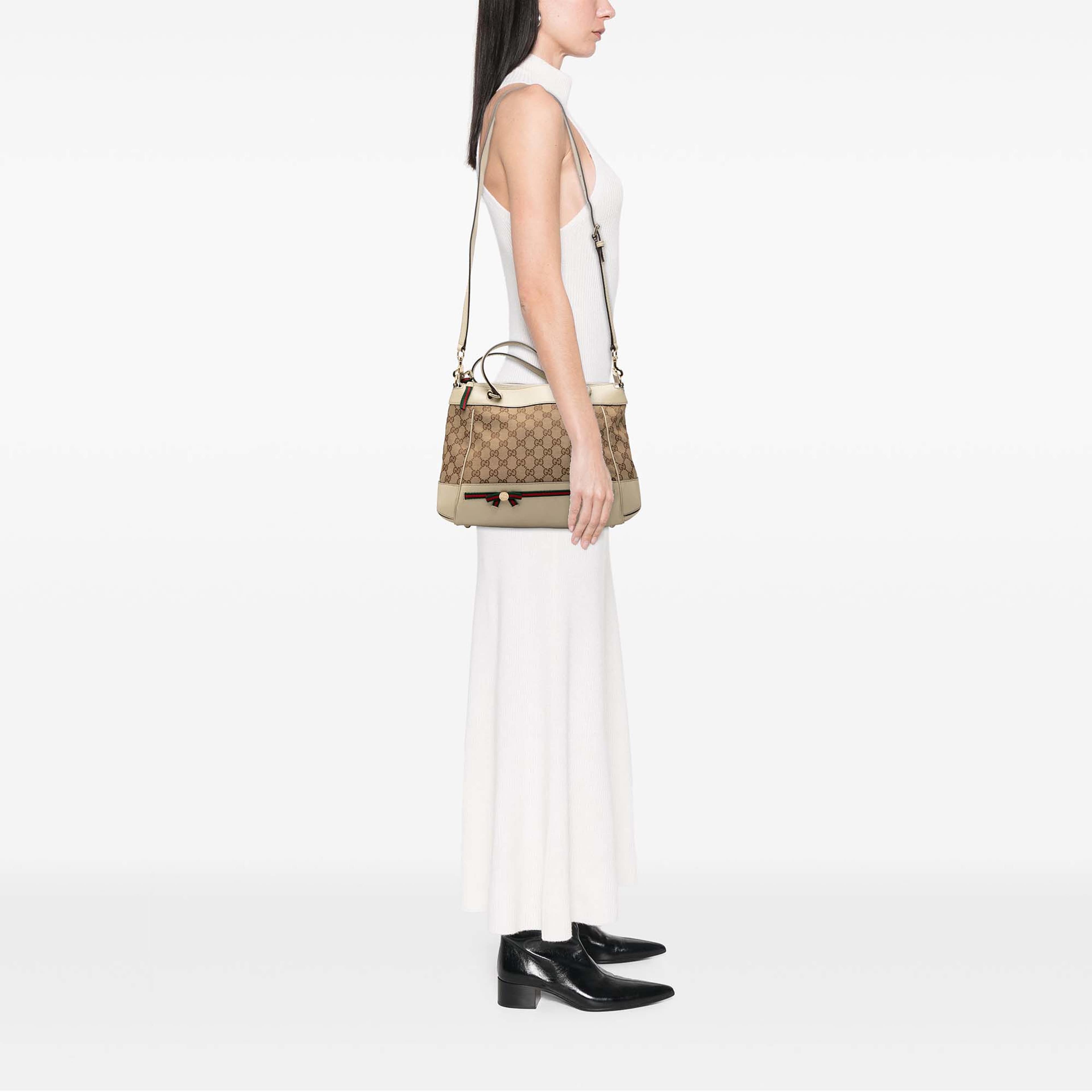 Gucci Gg Canvas Web Mayfair Satchel, från Luxclusif, i färgen beige. Klicka för att öppna bilden i stort format