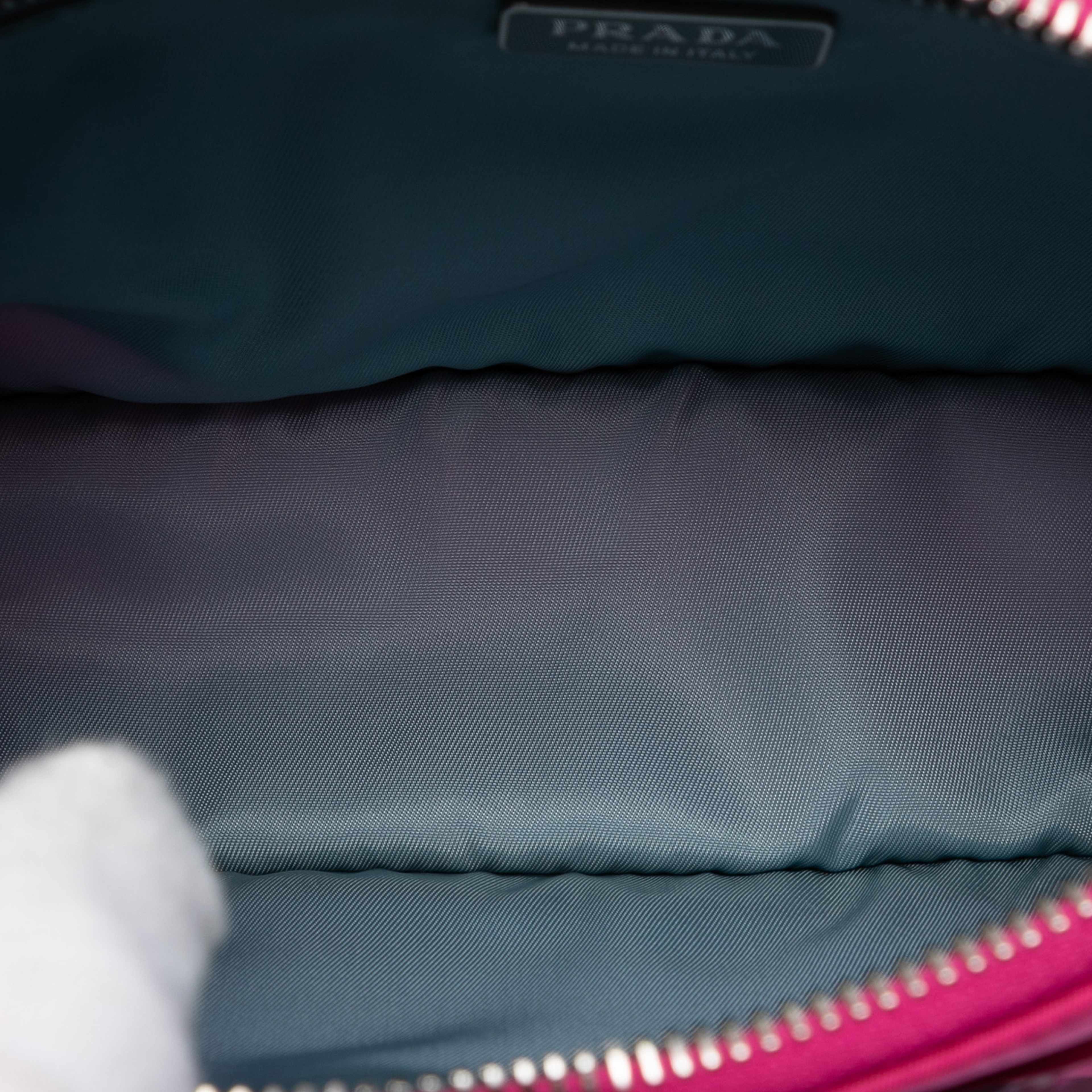 Prada Tessuto Studded Etiquette Shoulder Bag, från Luxclusif, i färgen pink. Klicka för att öppna bilden i stort format