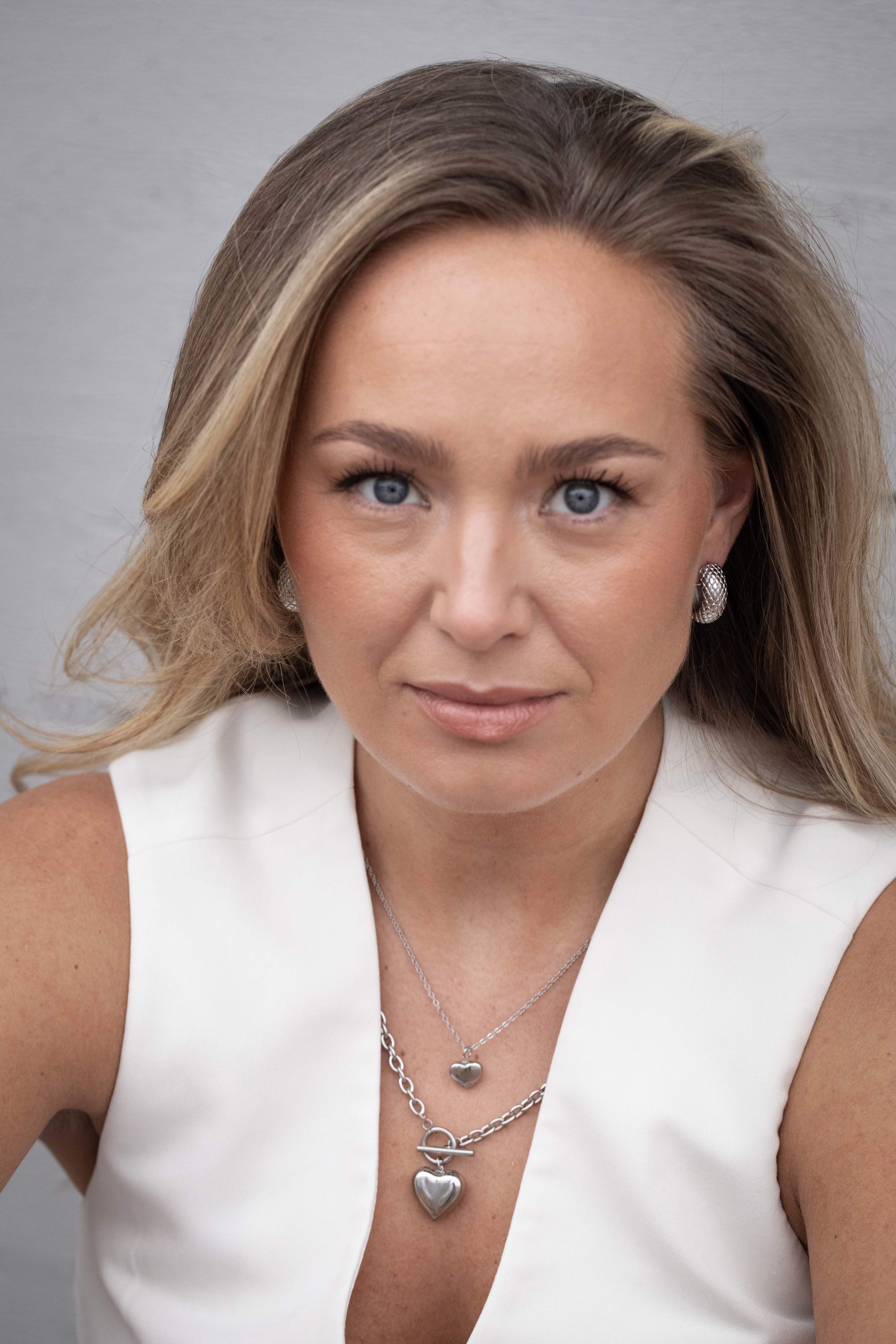 Loreen Örhänge, från pfgSTOCKHOLM, i färgen silver. Klicka för att öppna bilden i stort format