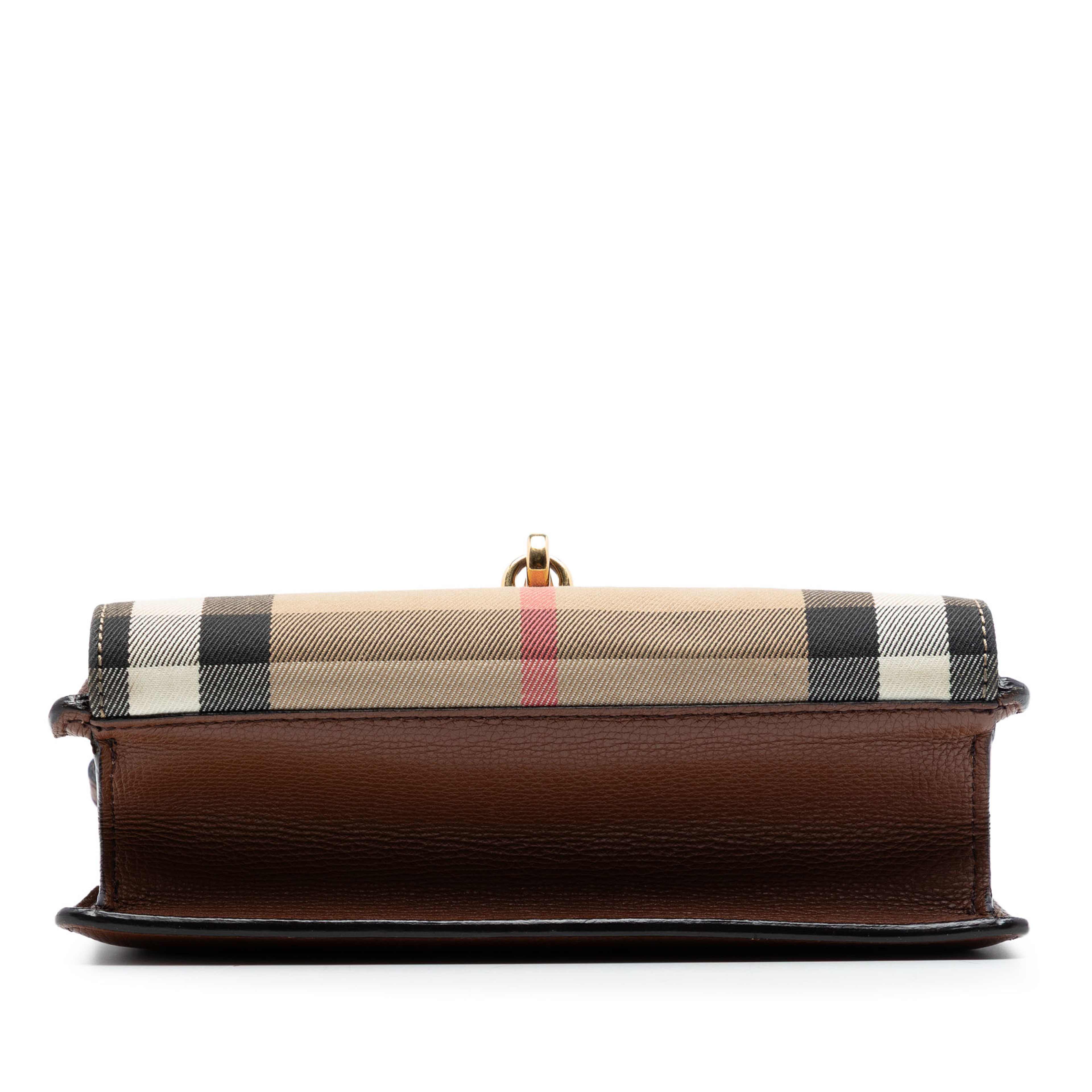 Burberry Small Leather And House Check Canvas Derby Macken Crossbody, från Luxclusif, i färgen brown. Klicka för att öppna bilden i stort format