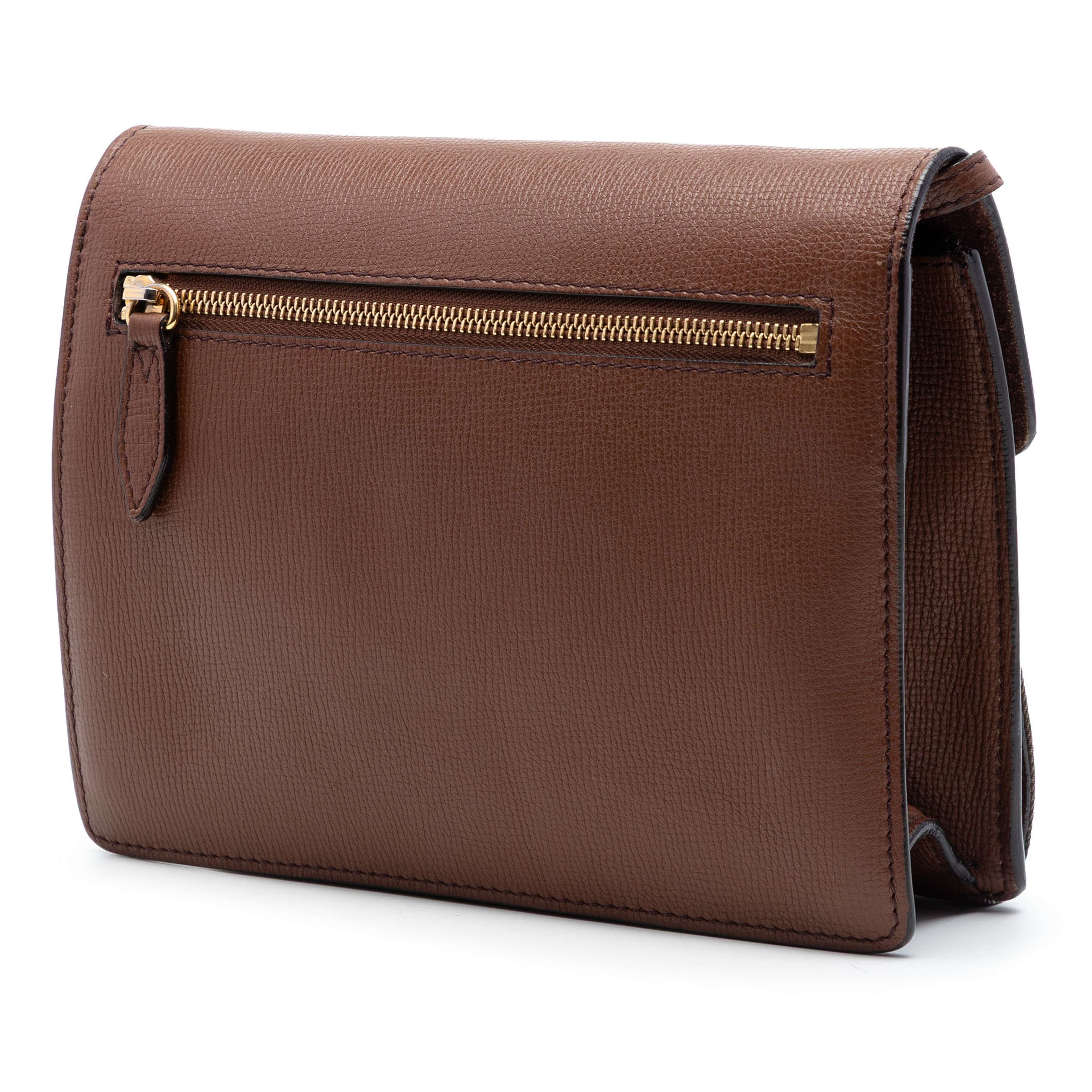 Burberry Small Leather And House Check Canvas Derby Macken Crossbody, från Luxclusif, i färgen brown. Klicka för att öppna bilden i stort format