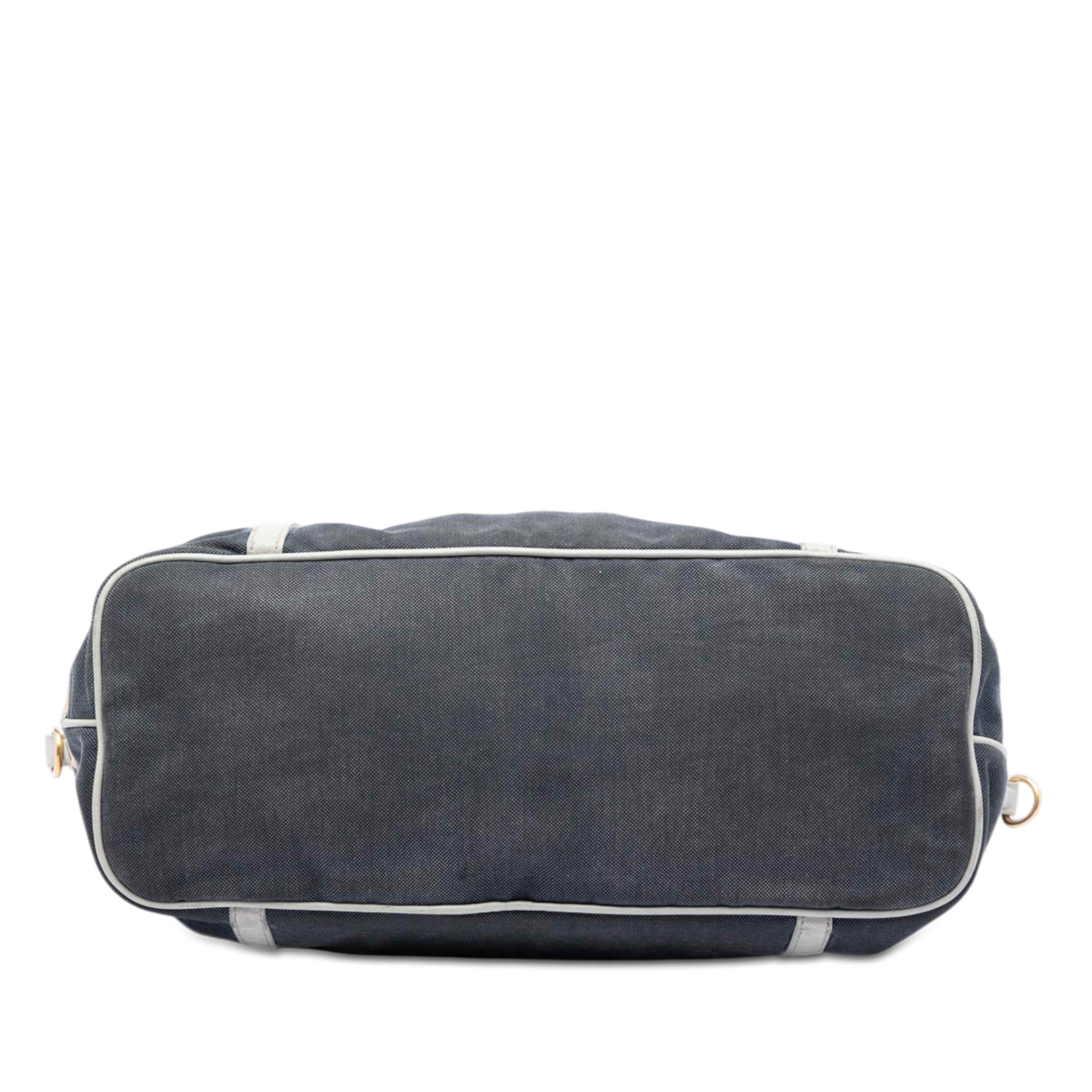 Prada Canvas Canapa Logo Satchel, från Luxclusif, i färgen blå. Klicka för att öppna bilden i stort format