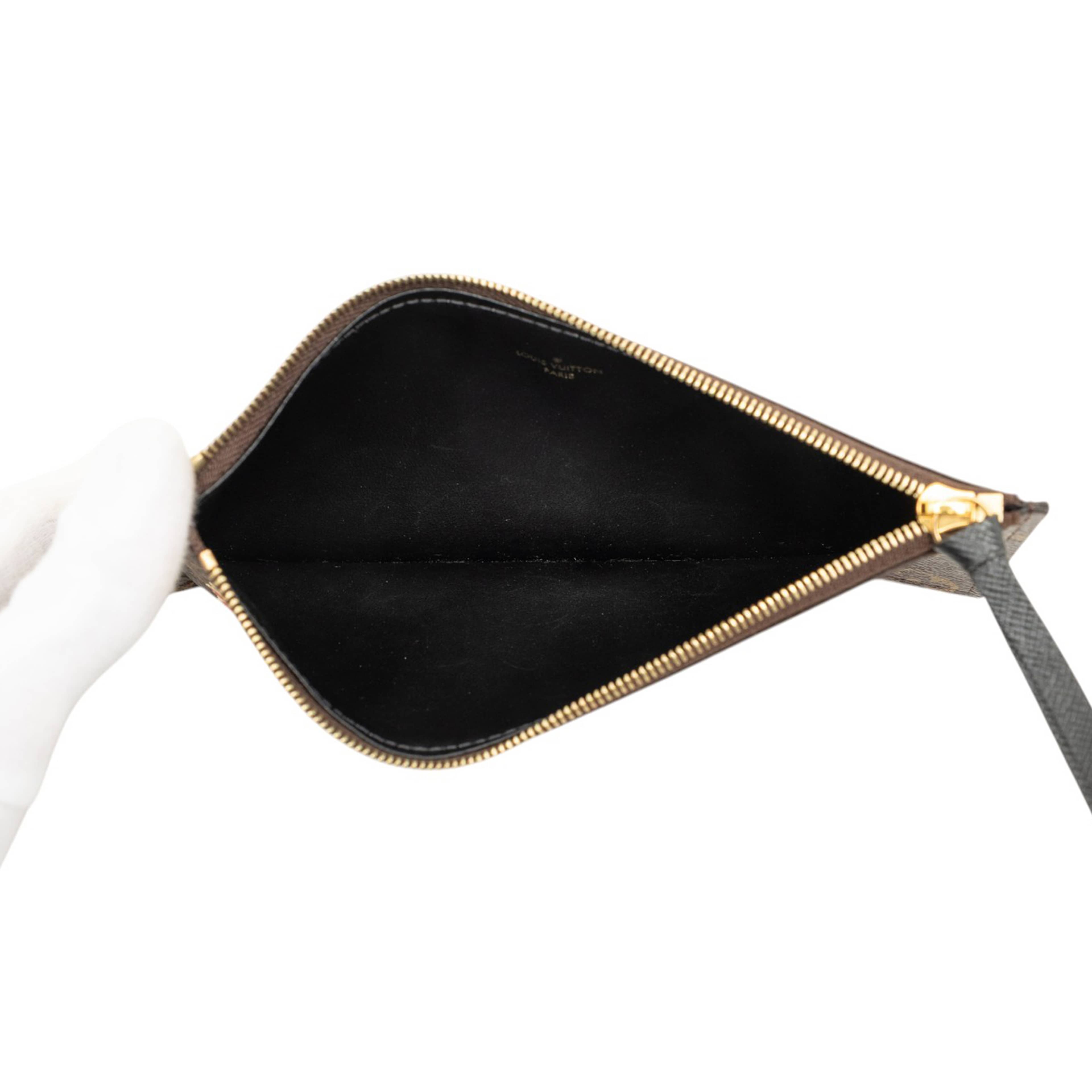 Louis Vuitton Monogram World Tour Felicie Insert Zip Pouch, från Luxclusif, i färgen brun. Klicka för att öppna bilden i stort format