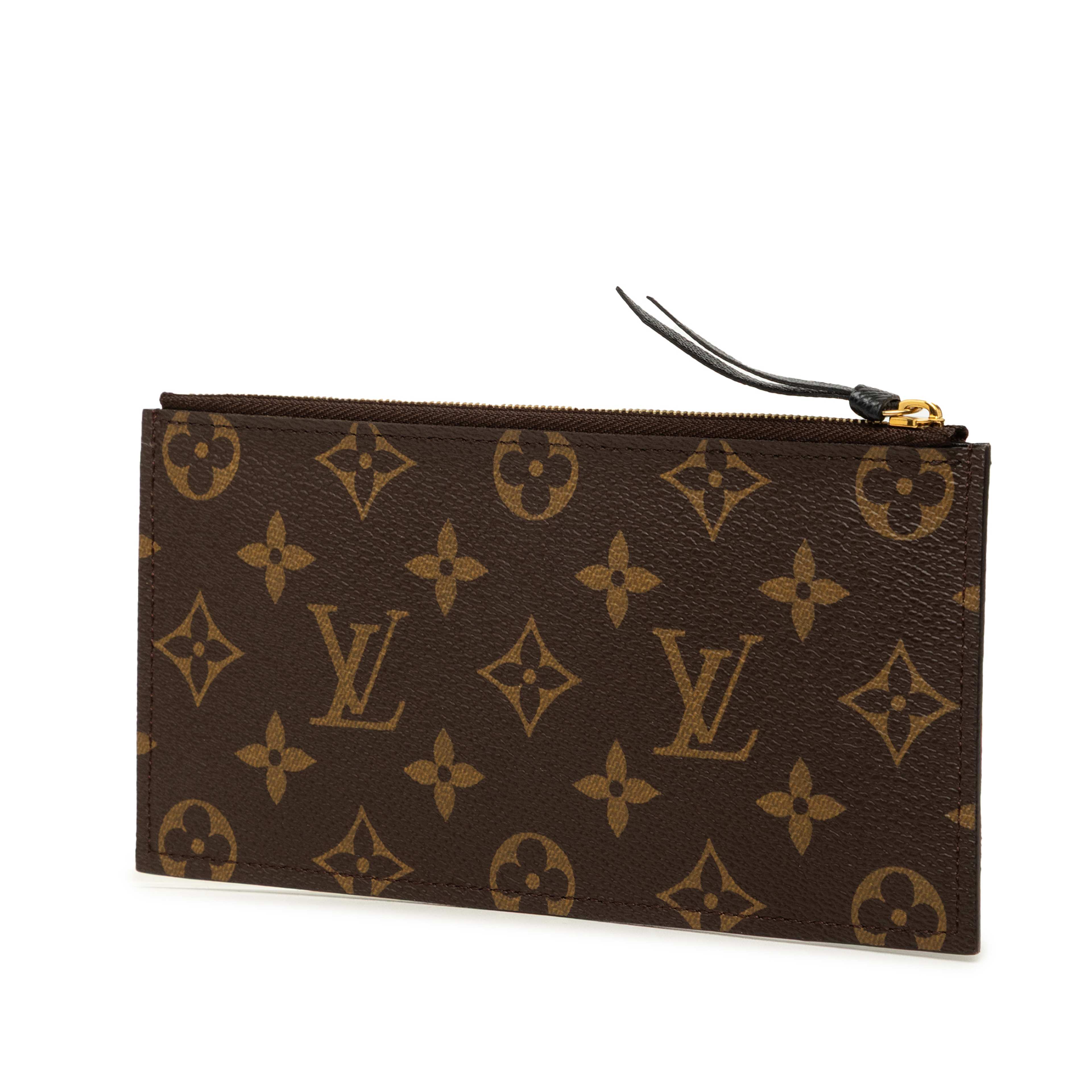Louis Vuitton Monogram World Tour Felicie Insert Zip Pouch, från Luxclusif, i färgen brun. Klicka för att öppna bilden i stort format