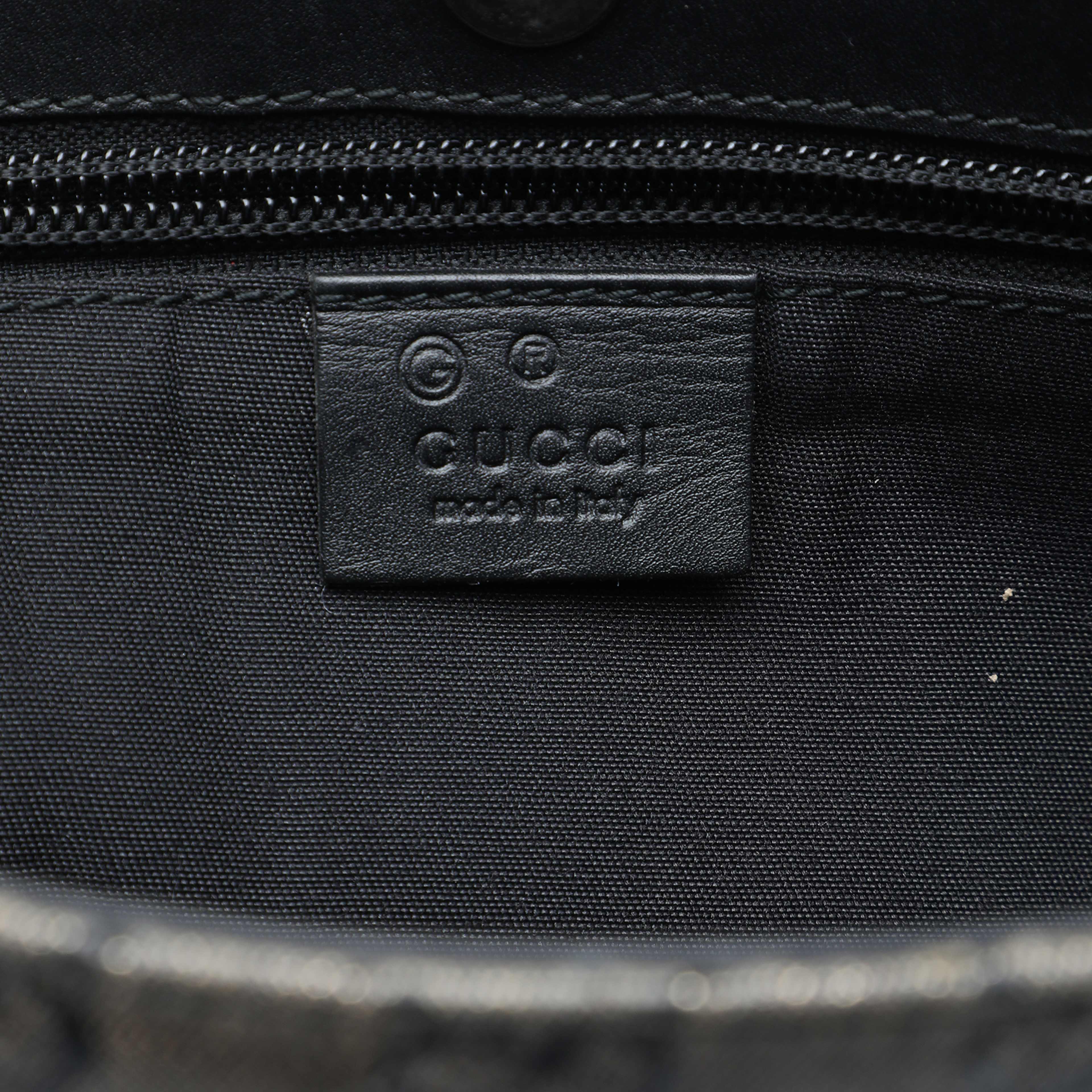 Gucci Gg Crystal Tote, från Luxclusif, i färgen grå. Klicka för att öppna bilden i stort format