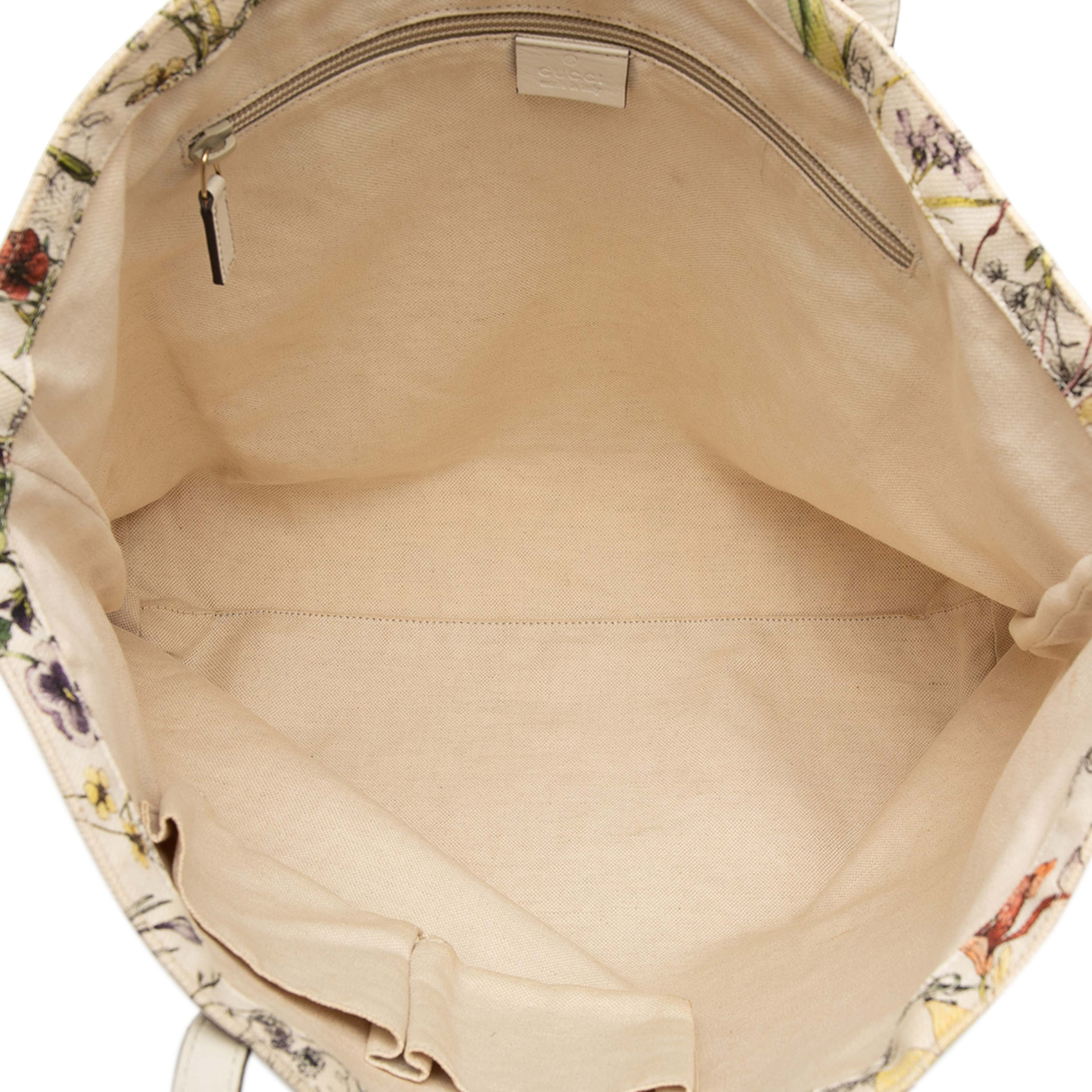 Gucci Canvas Flora Tote, från Luxclusif, i färgen white. Klicka för att öppna bilden i stort format