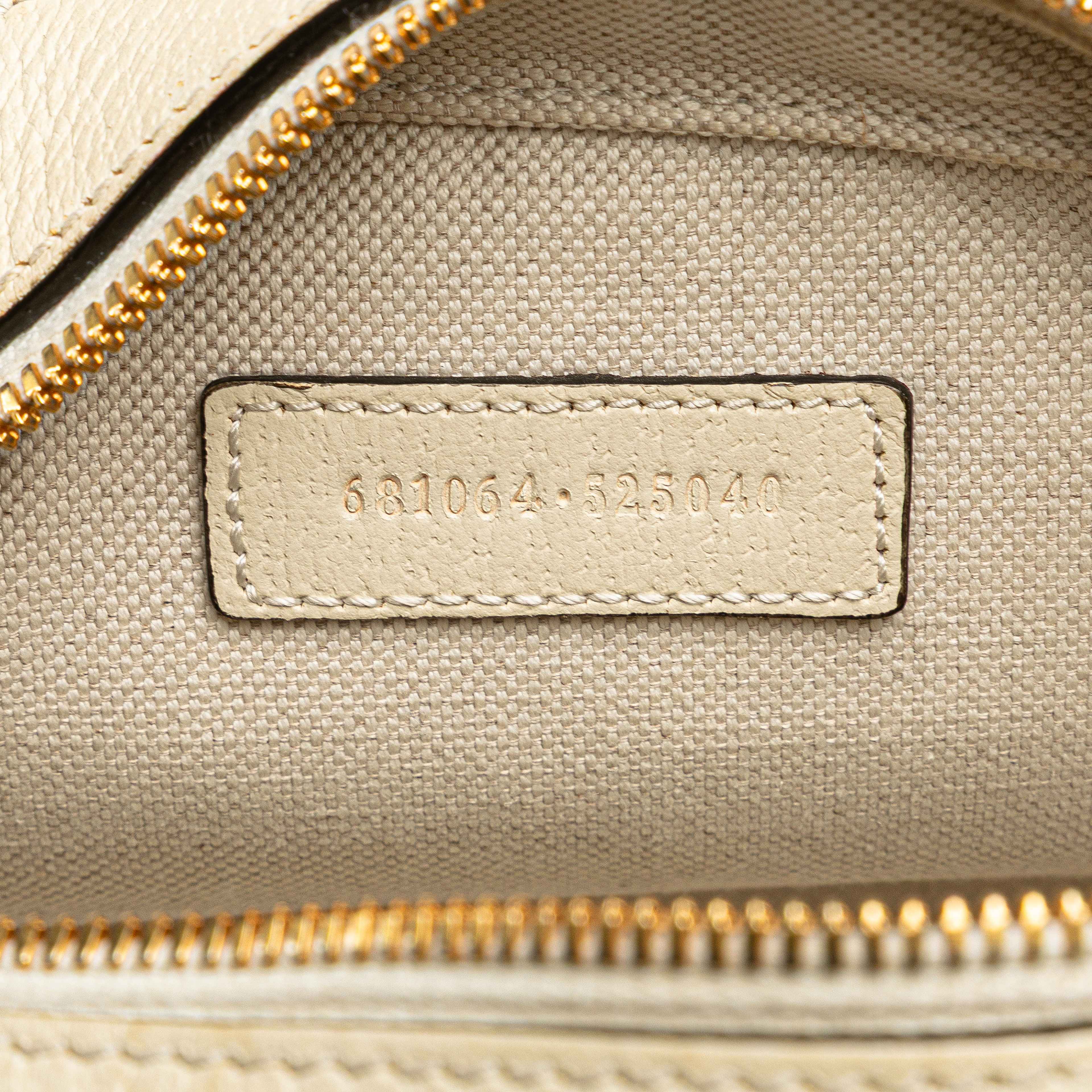 Gucci Small Gg Supreme Textured Calfskin Web Ophidia Camera Bag, från Luxclusif, i färgen beige. Klicka för att öppna bilden i stort format