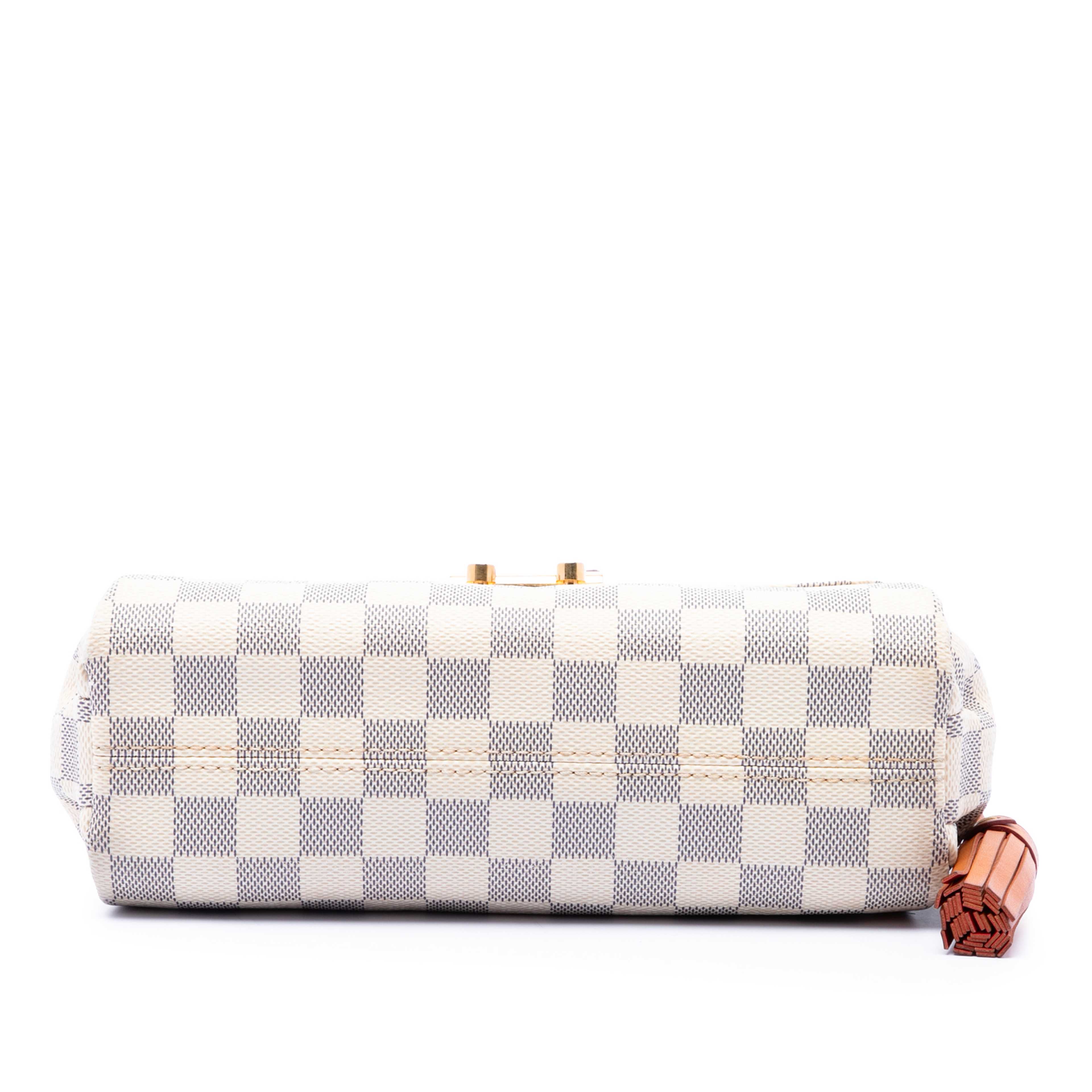 Louis Vuitton Damier Azur Croisette, från Luxclusif, i färgen vit. Klicka för att öppna bilden i stort format