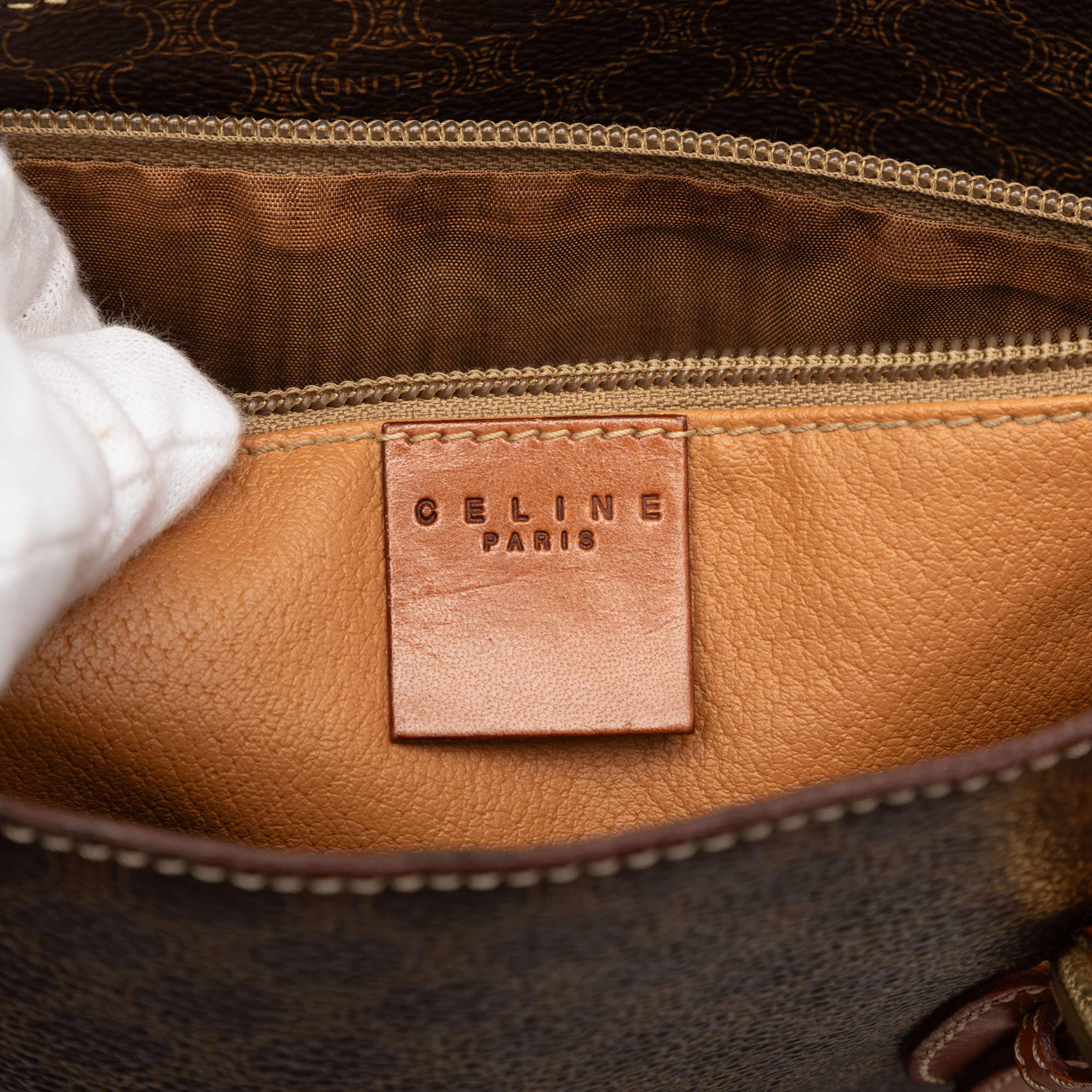 Celine Macadam Coated Canvas Tote, från Luxclusif, i färgen brown. Klicka för att öppna bilden i stort format