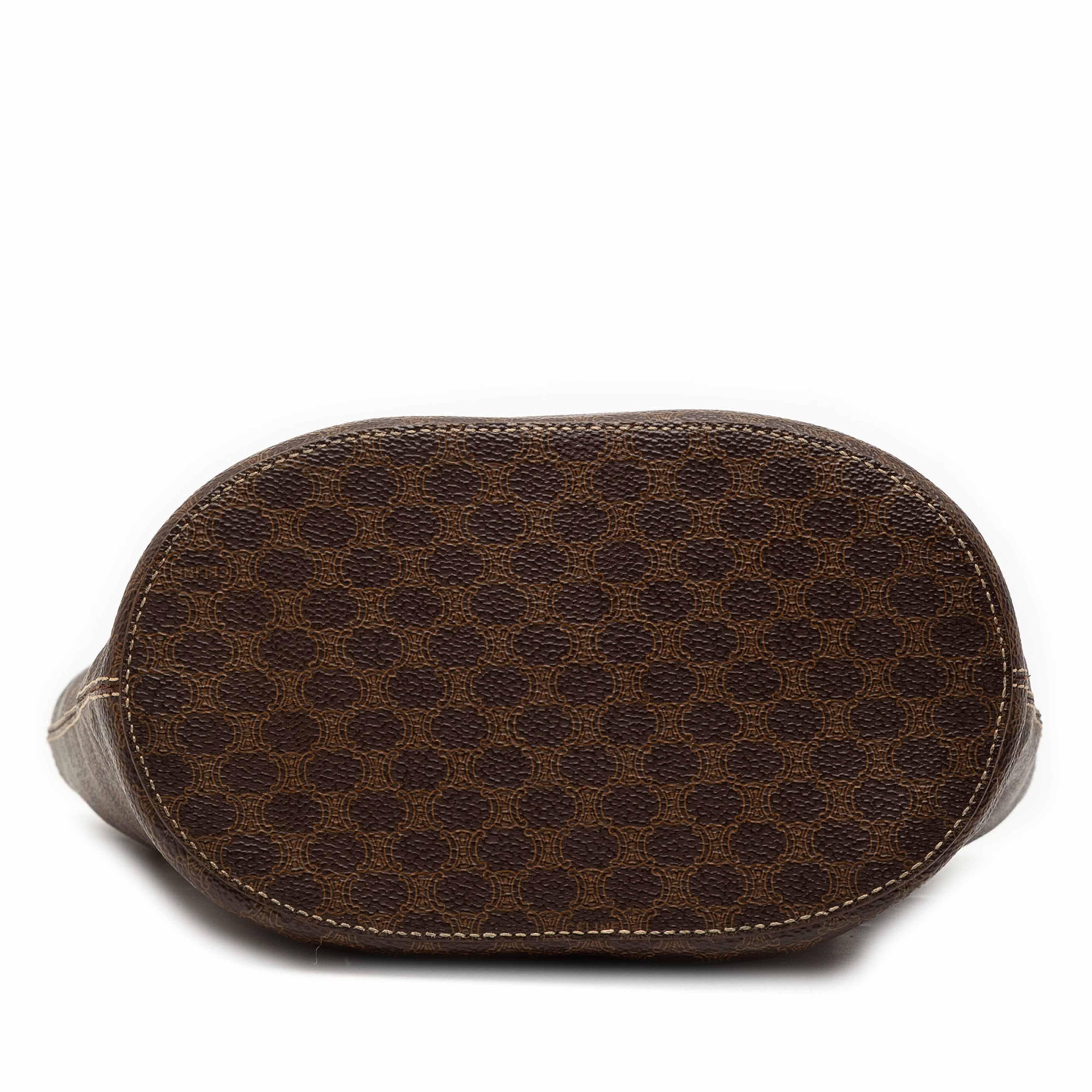 Celine Macadam Coated Canvas Tote, från Luxclusif, i färgen brown. Klicka för att öppna bilden i stort format