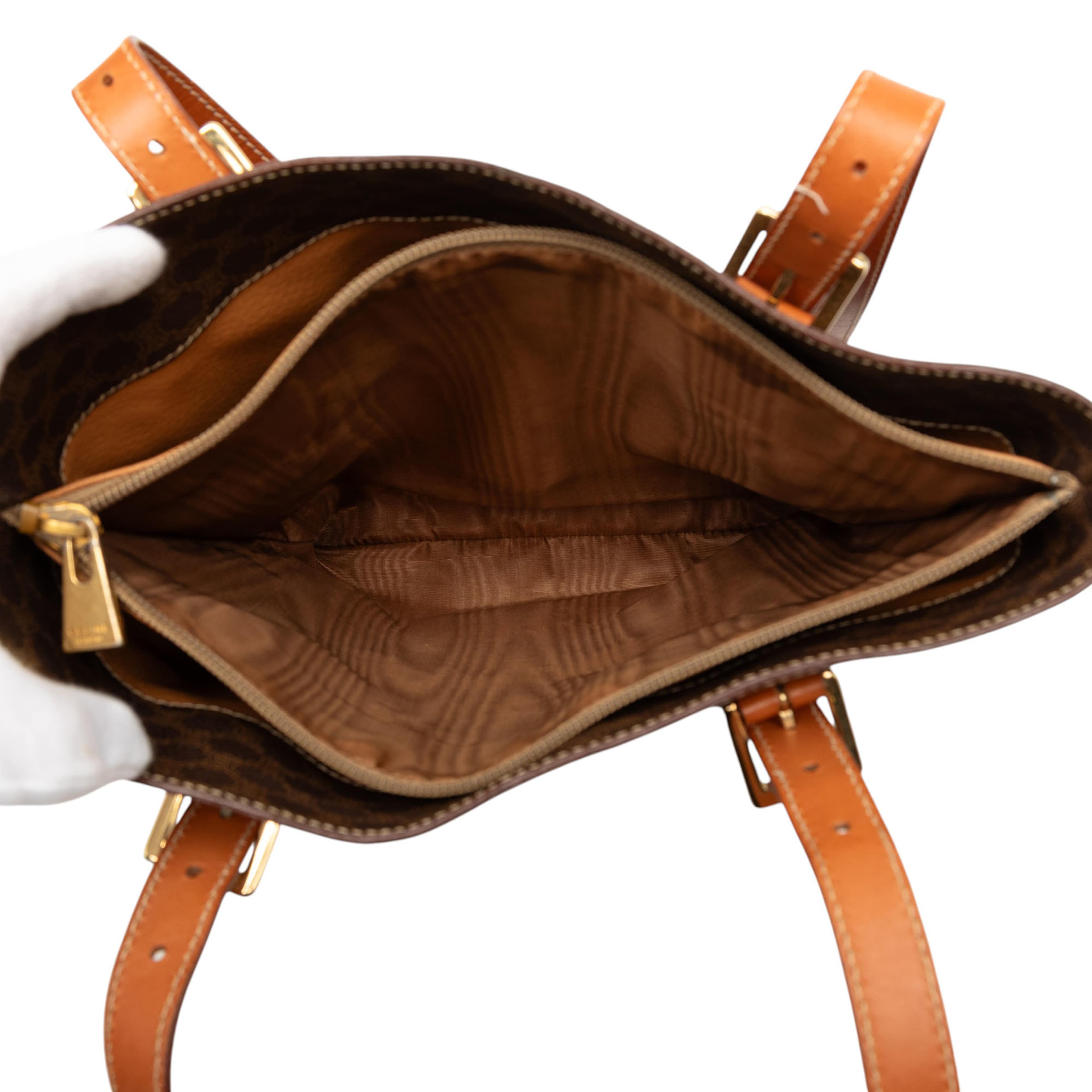 Celine Macadam Coated Canvas Tote, från Luxclusif, i färgen brown. Klicka för att öppna bilden i stort format