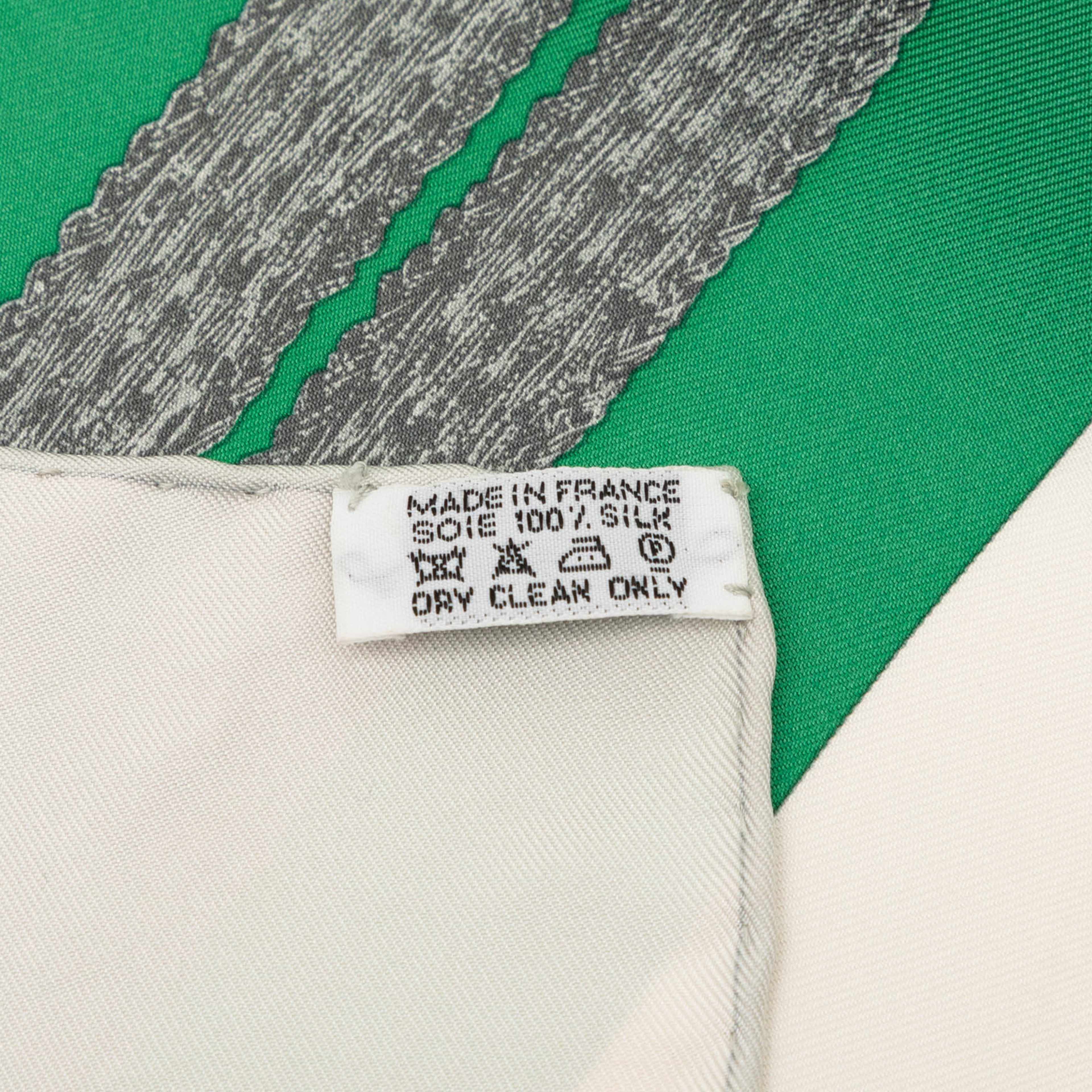 Hermès Brides De Gala Brode Main Silk Scarf 90, från Luxclusif, i färgen green. Klicka för att öppna bilden i stort format